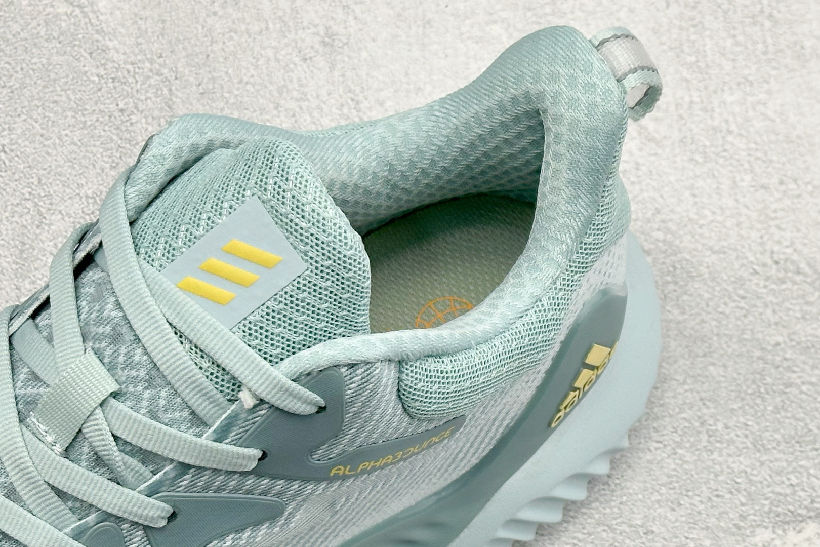Adidas AlphaBounce Beyond M 阿迪耐磨透气防震跑步鞋 保暖弹力透气贾卡鞋面 正确高弹轻量 发泡 Adidas AlphaBounce Beyond M 阿迪耐磨透气防震跑步鞋 保暖弹力透气贾卡鞋面 正确高弹轻量 发泡
