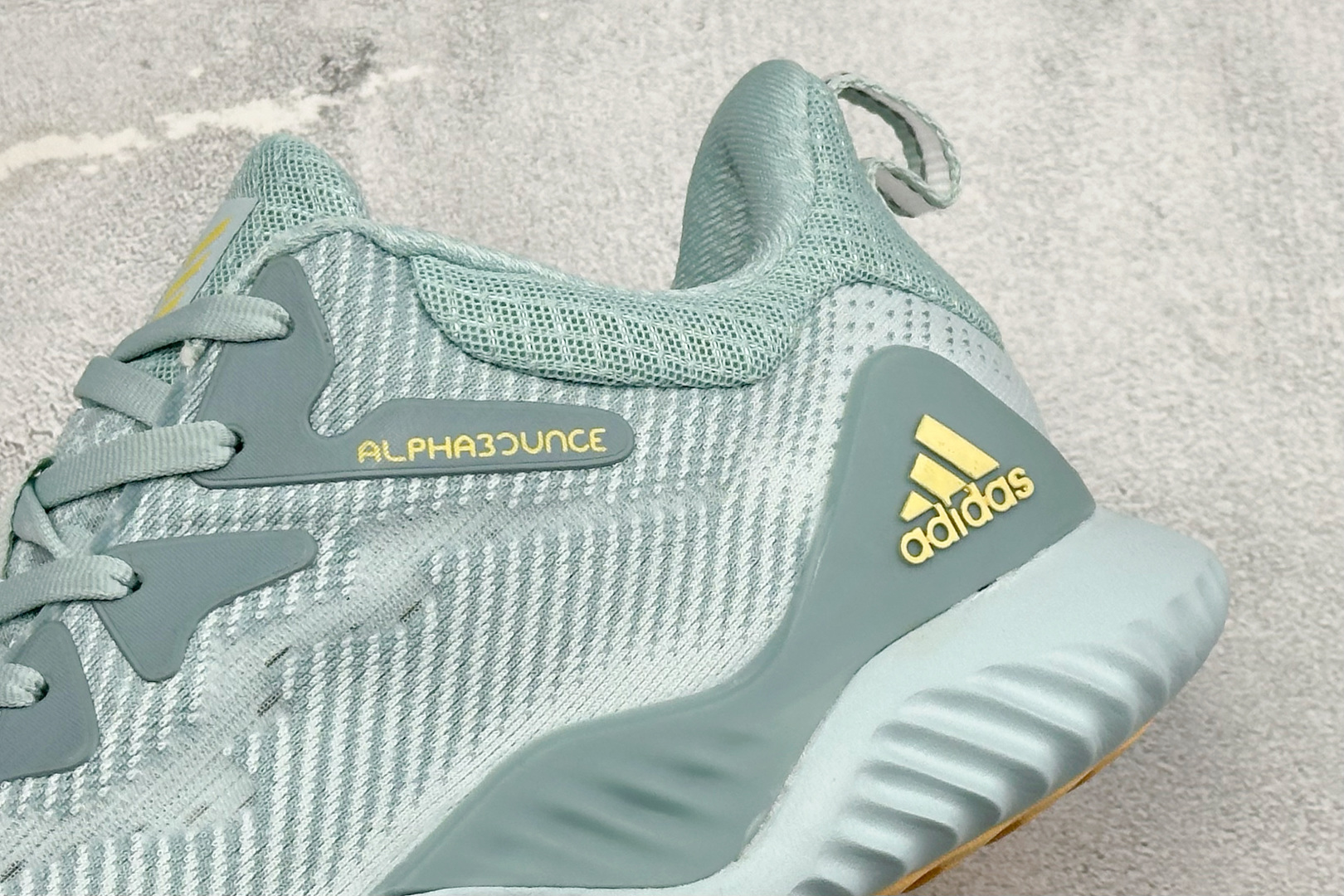 Adidas AlphaBounce Beyond M 阿迪耐磨透气防震跑步鞋 保暖弹力透气贾卡鞋面 正确高弹轻量 发泡 Adidas AlphaBounce Beyond M 阿迪耐磨透气防震跑步鞋 保暖弹力透气贾卡鞋面 正确高弹轻量 发泡