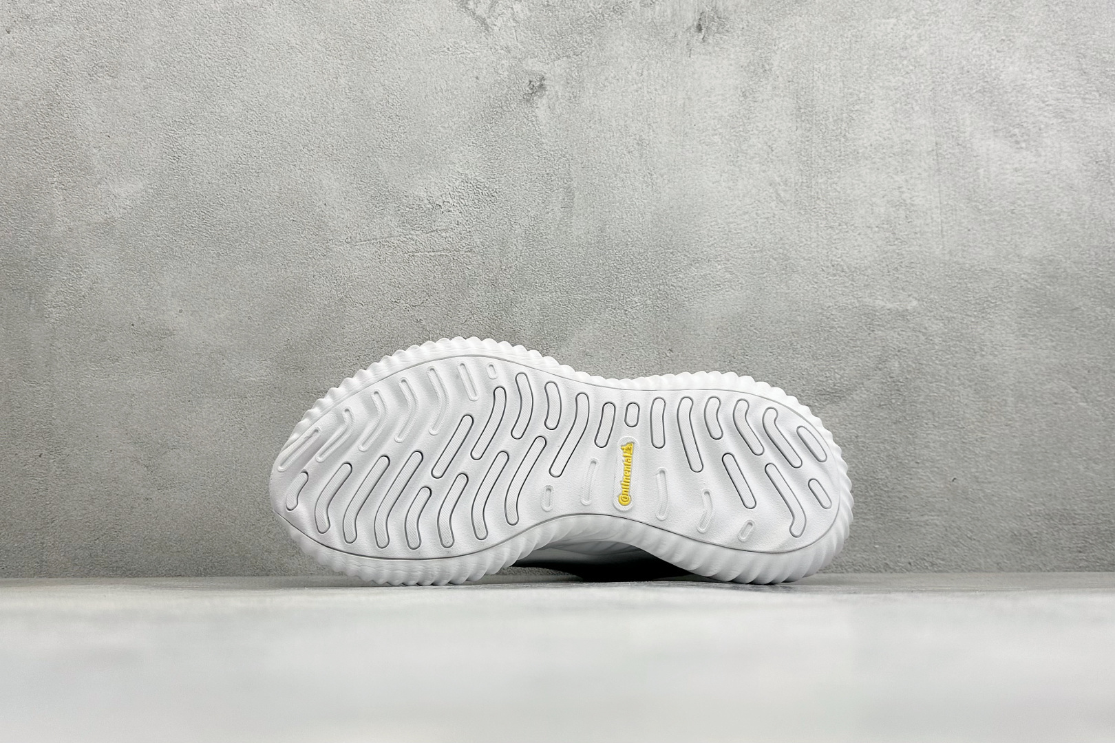 Adidas AlphaBounce Beyond M 阿迪耐磨透气防震跑步鞋 保暖弹力透气贾卡鞋面 正确高弹轻量 发泡