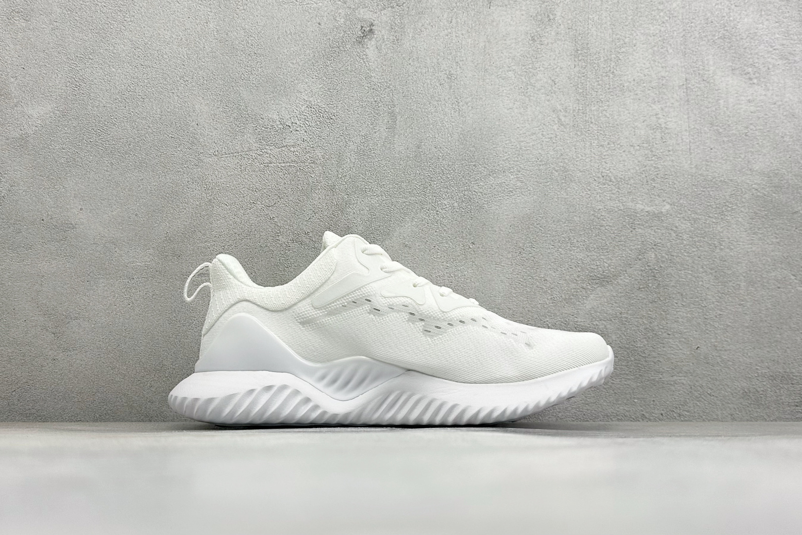 Adidas AlphaBounce Beyond M 阿迪耐磨透气防震跑步鞋 保暖弹力透气贾卡鞋面 正确高弹轻量 发泡