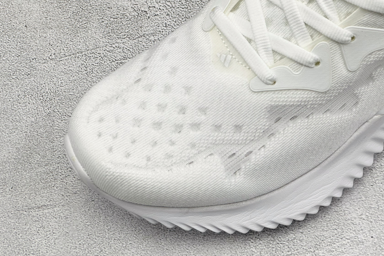 Adidas AlphaBounce Beyond M 阿迪耐磨透气防震跑步鞋 保暖弹力透气贾卡鞋面 正确高弹轻量 发泡