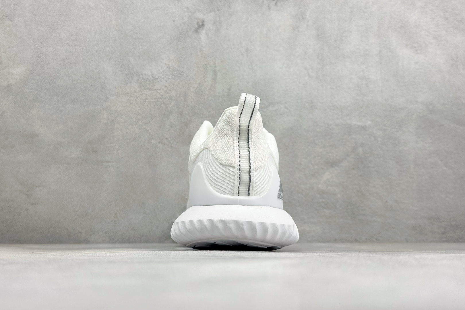 Adidas AlphaBounce Beyond M 阿迪耐磨透气防震跑步鞋 保暖弹力透气贾卡鞋面 正确高弹轻量 发泡