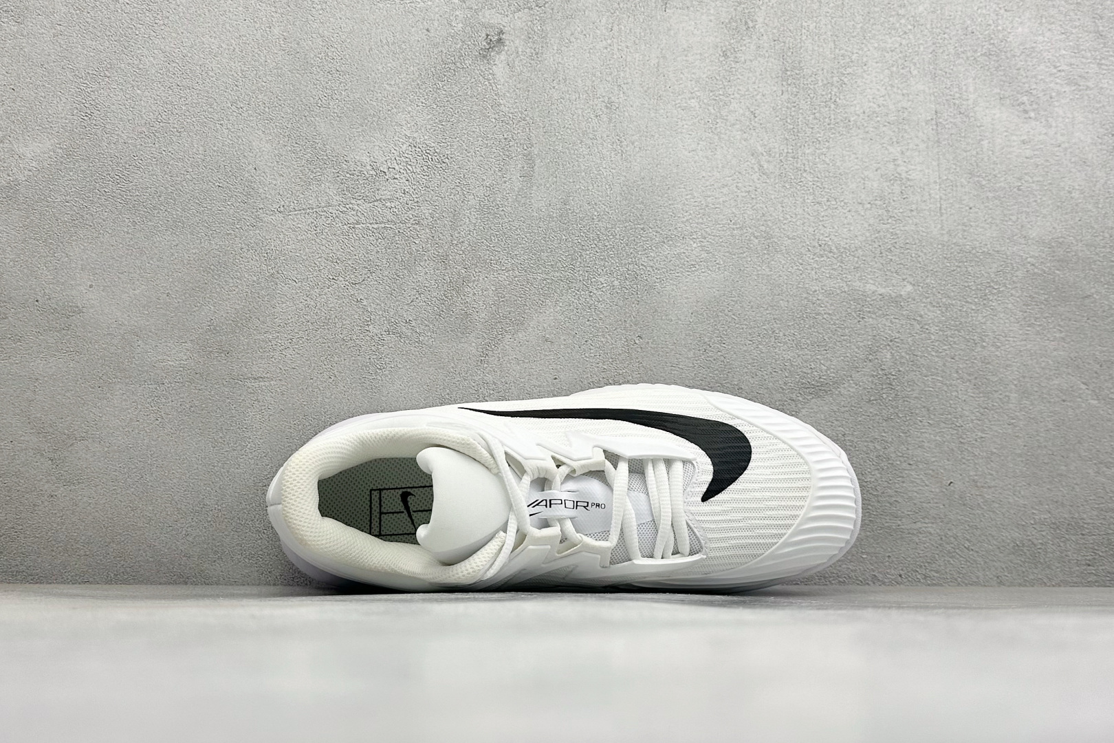 Nike ZOOM VAPOR PRO 3 HC 舒适百搭减震低帮网球鞋 货号：IB7168-100 尺码：36-45 