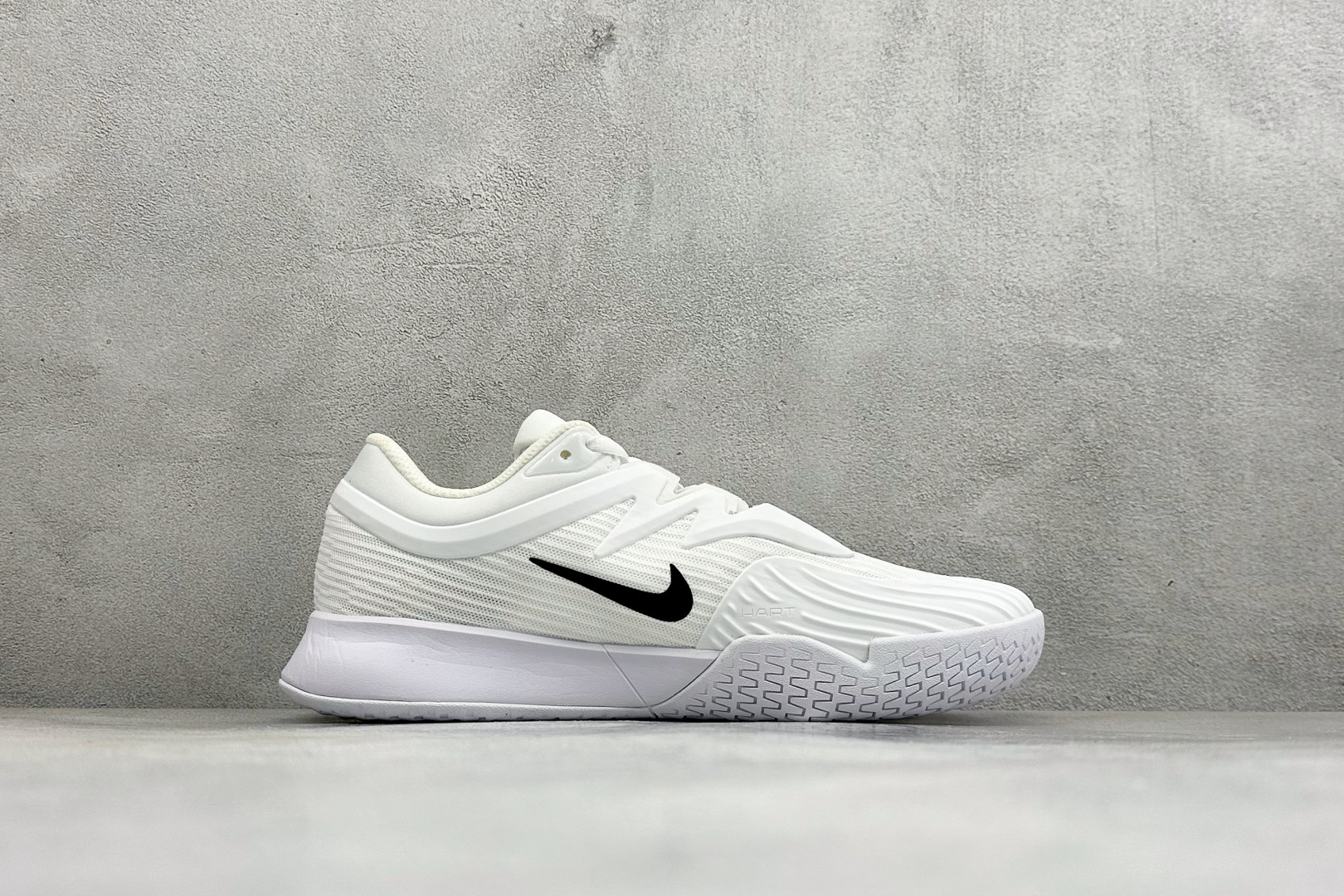 Nike ZOOM VAPOR PRO 3 HC 舒适百搭减震低帮网球鞋 货号：IB7168-100 尺码：36-45 