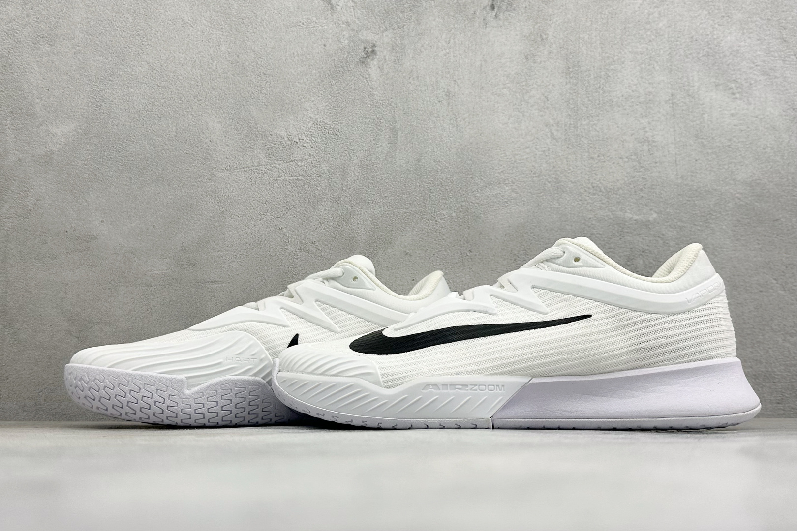 Nike ZOOM VAPOR PRO 3 HC 舒适百搭减震低帮网球鞋 货号：IB7168-100 尺码：36-45 