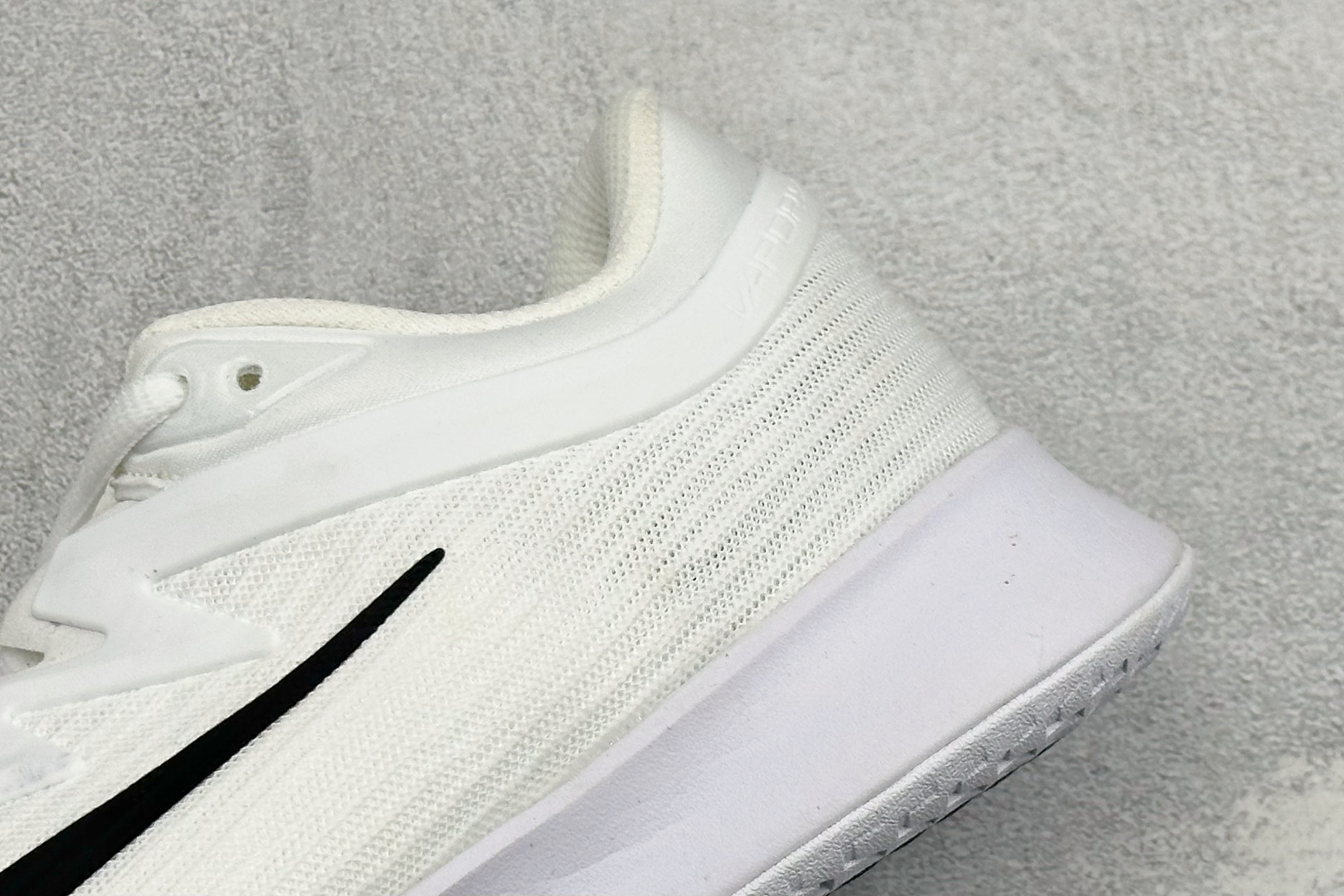 Nike ZOOM VAPOR PRO 3 HC 舒适百搭减震低帮网球鞋 货号：IB7168-100 尺码：36-45 