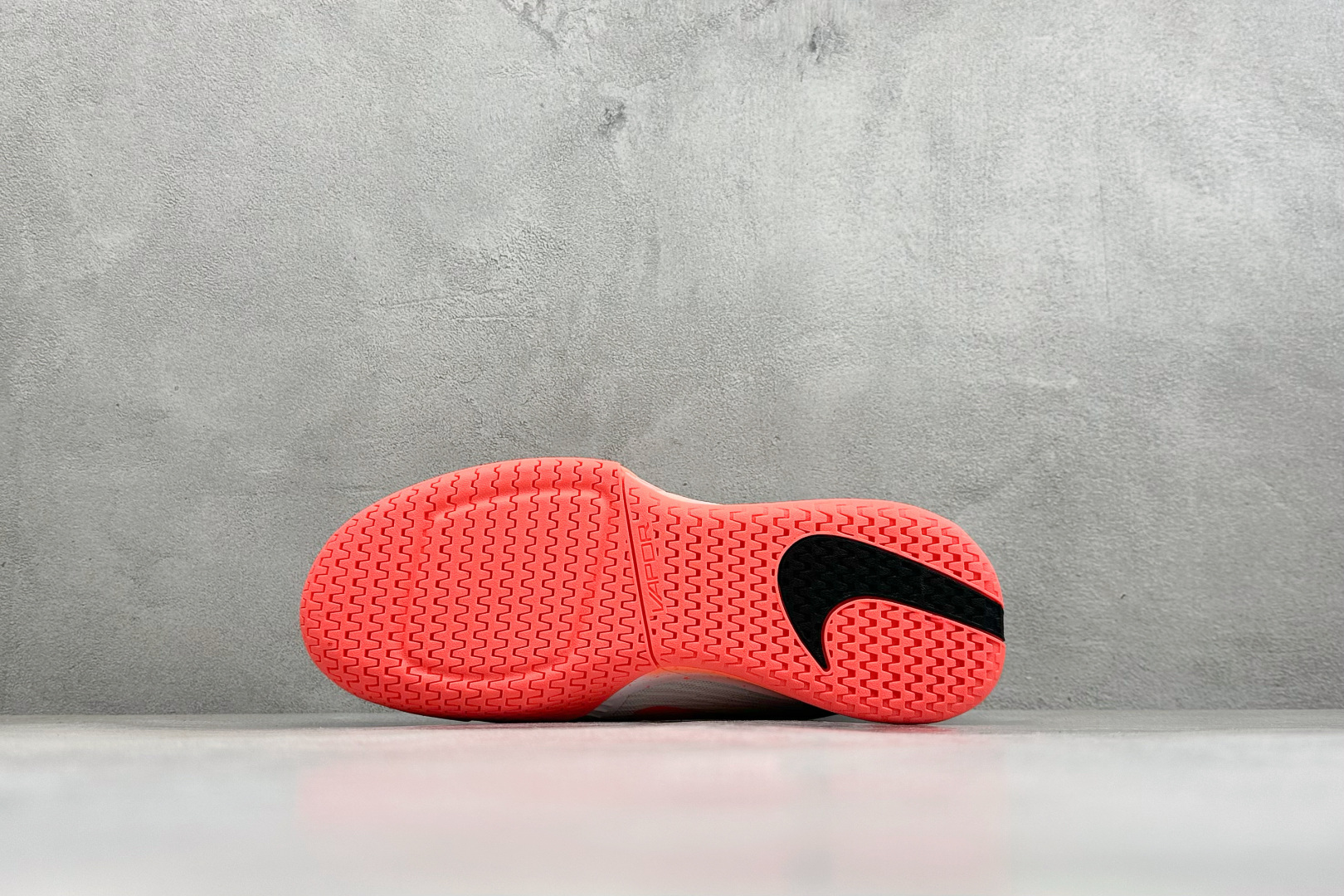 Nike ZOOM VAPOR PRO 3 HC 舒适百搭减震低帮网球鞋 货号：HV1376-100 尺码：36-45 