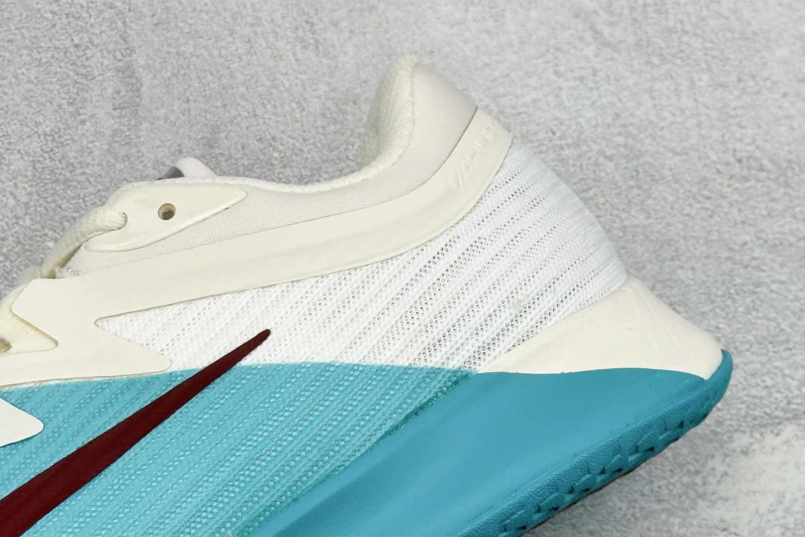 Nike ZOOM VAPOR PRO 3 HC 舒适百搭减震低帮网球鞋 货号：HJ6641-300 尺码：36-45 