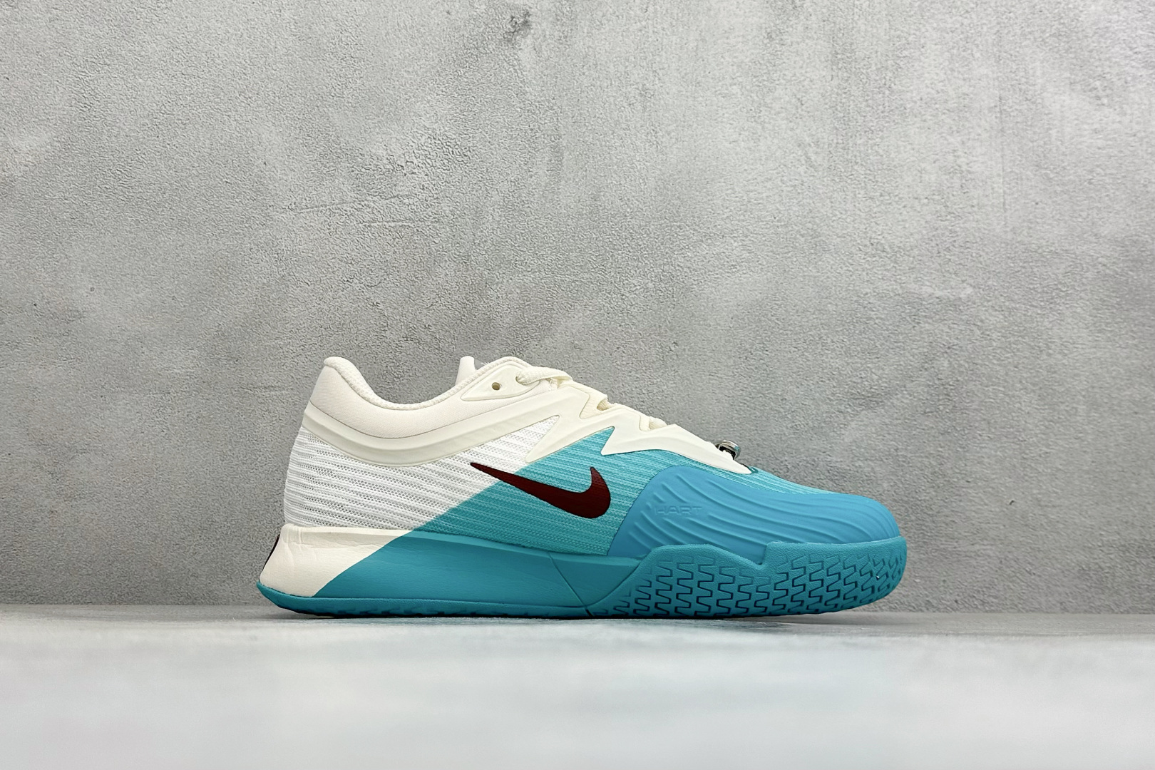 Nike ZOOM VAPOR PRO 3 HC 舒适百搭减震低帮网球鞋 货号：HJ6641-300 尺码：36-45 