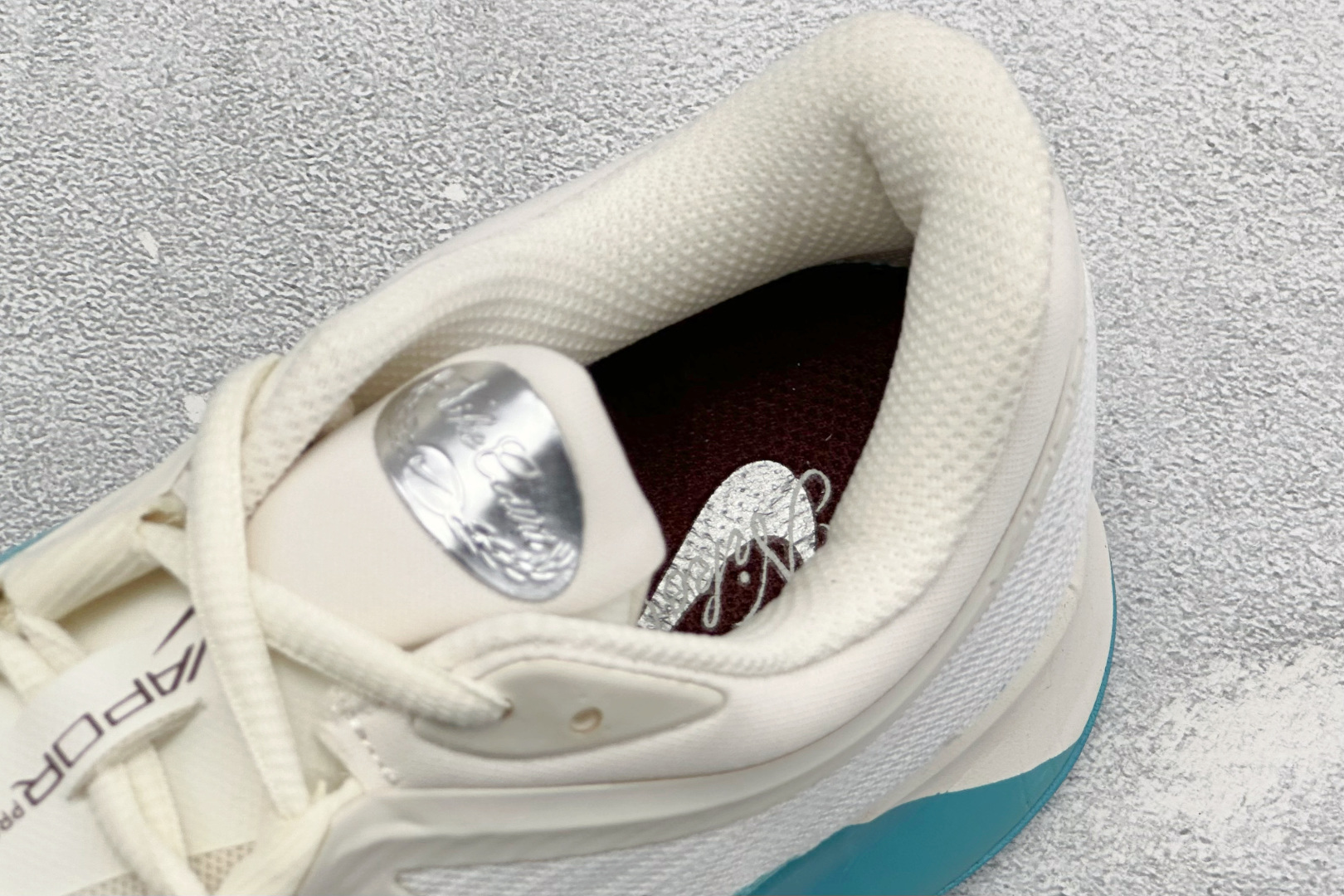 Nike ZOOM VAPOR PRO 3 HC 舒适百搭减震低帮网球鞋 货号：HJ6641-300 尺码：36-45 