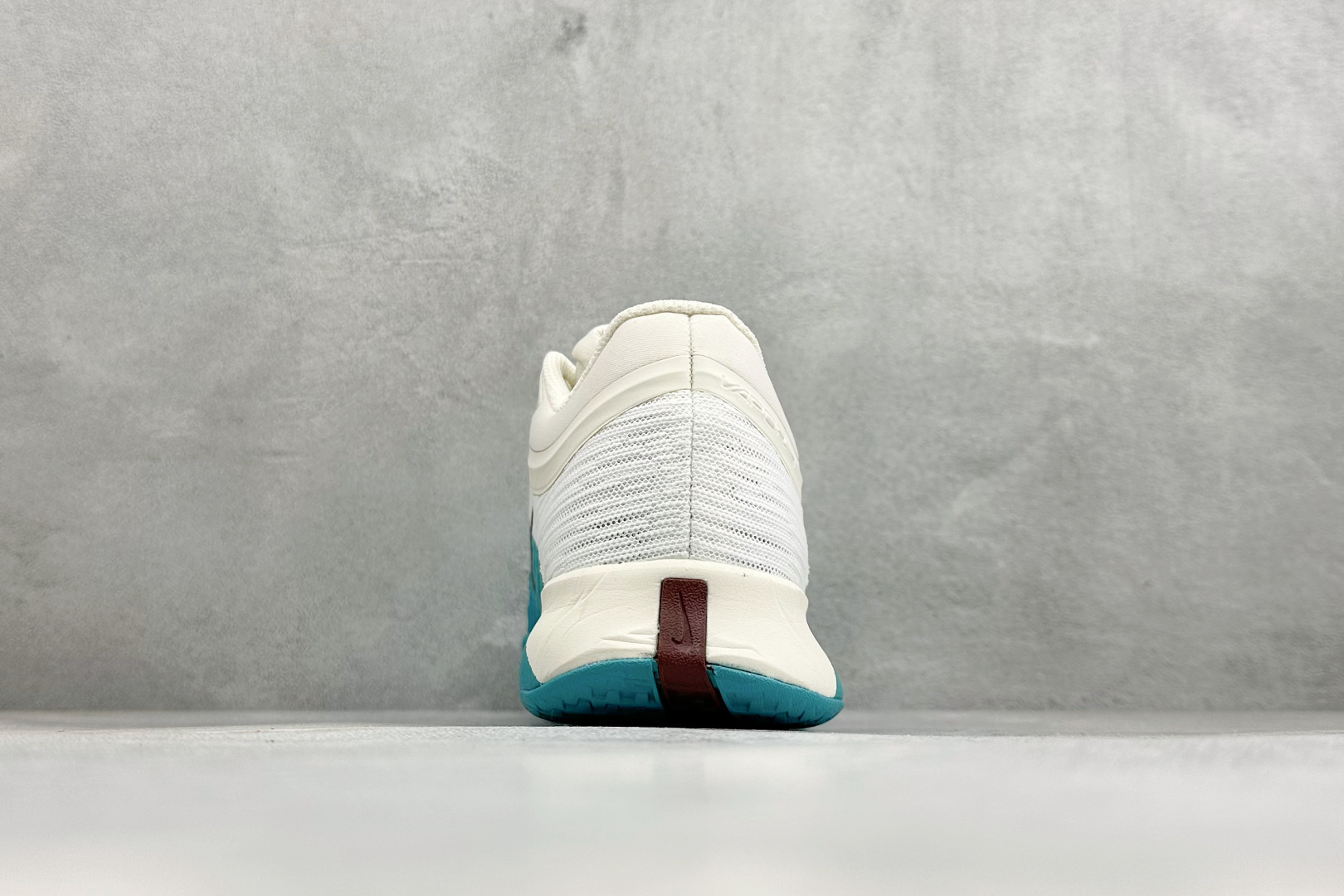 Nike ZOOM VAPOR PRO 3 HC 舒适百搭减震低帮网球鞋 货号：HJ6641-300 尺码：36-45 