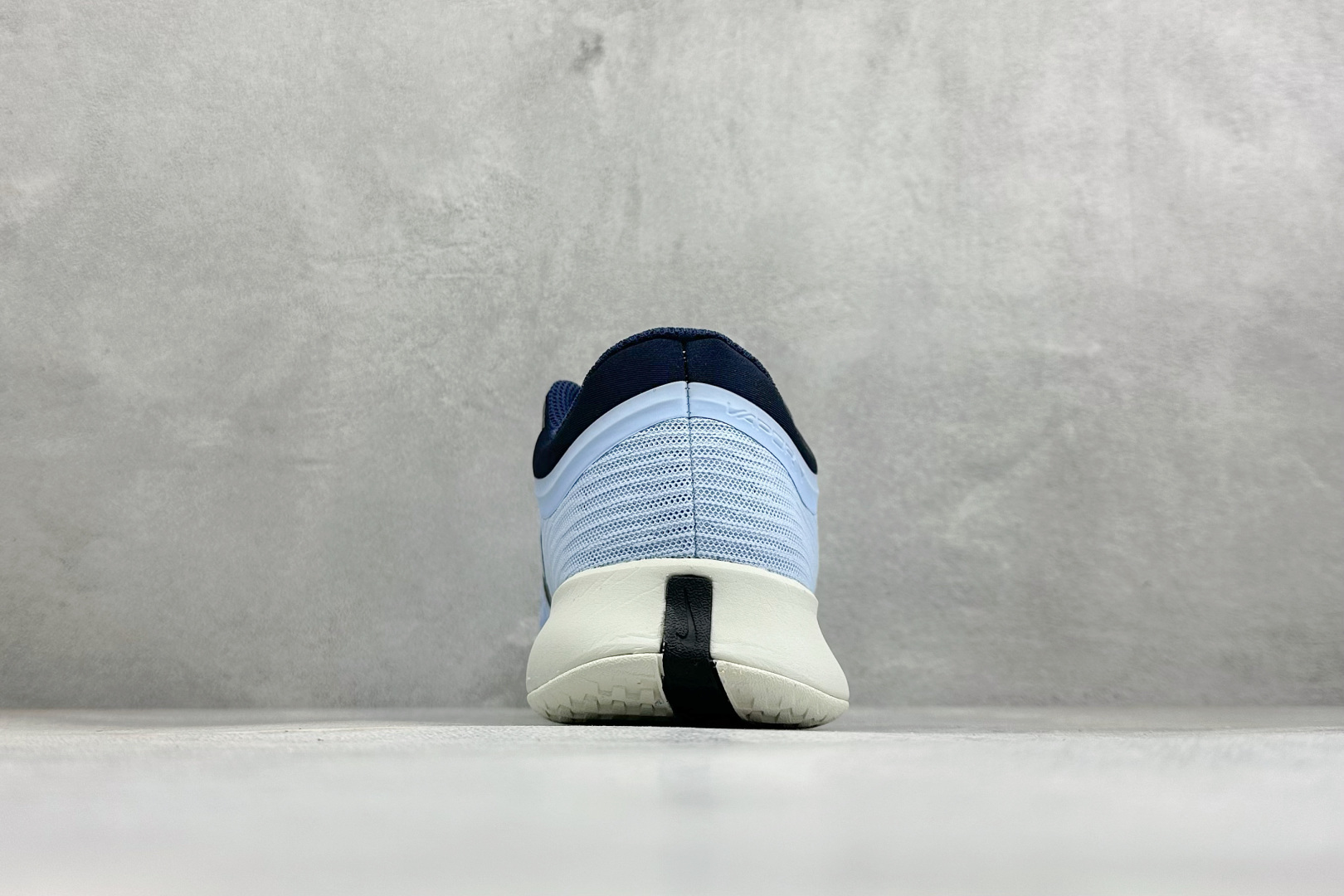 Nike ZOOM VAPOR PRO 3 HC 舒适百搭减震低帮网球鞋 货号：FZ2161-401 尺码：36-45 