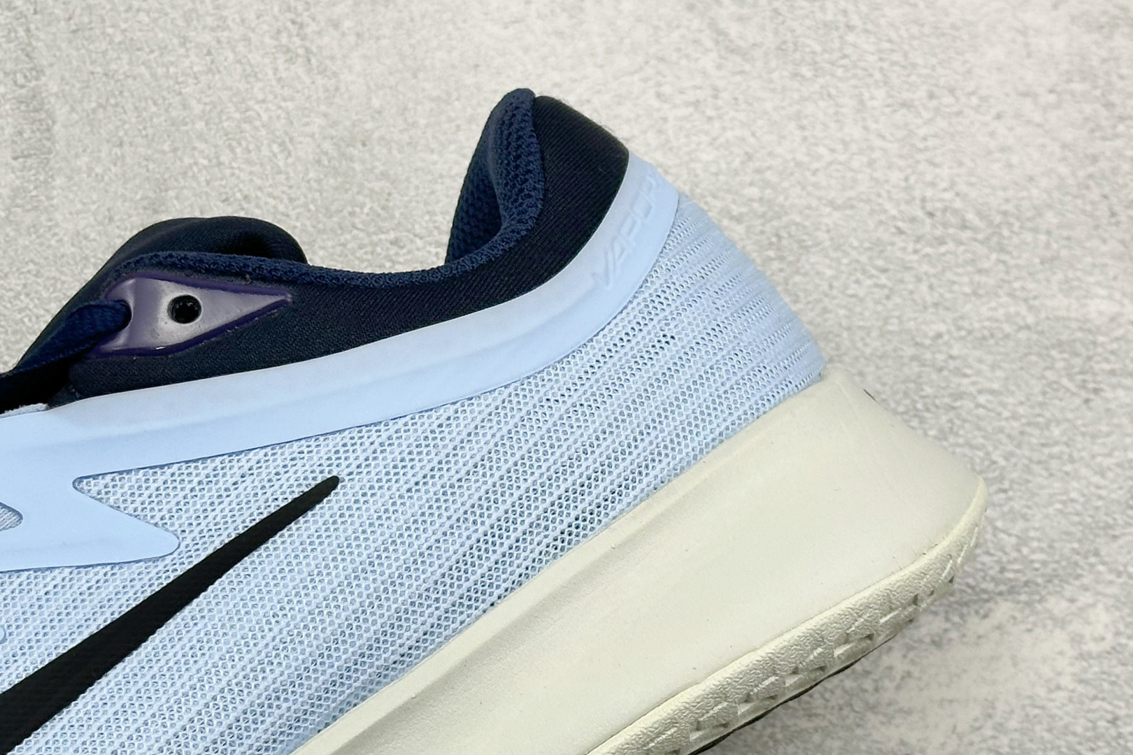 Nike ZOOM VAPOR PRO 3 HC 舒适百搭减震低帮网球鞋 货号：FZ2161-401 尺码：36-45 