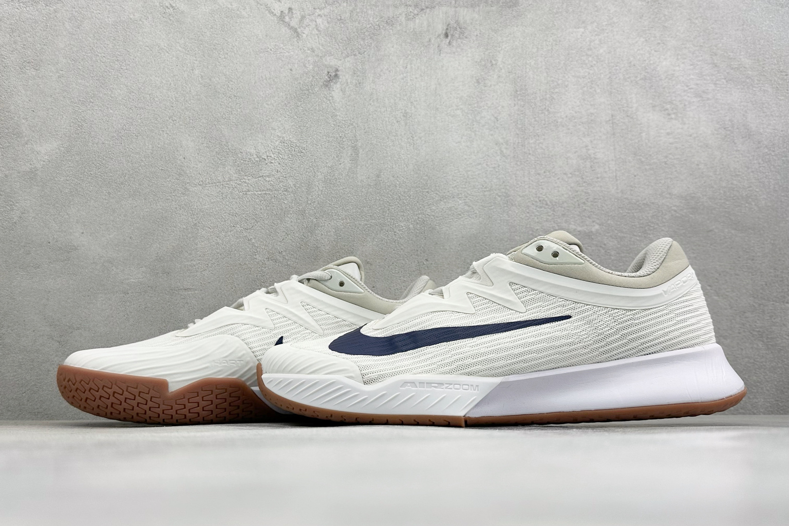 Nike ZOOM VAPOR PRO 3 HC 舒适百搭减震低帮网球鞋 货号：FZ2161-100 尺码：36-45 