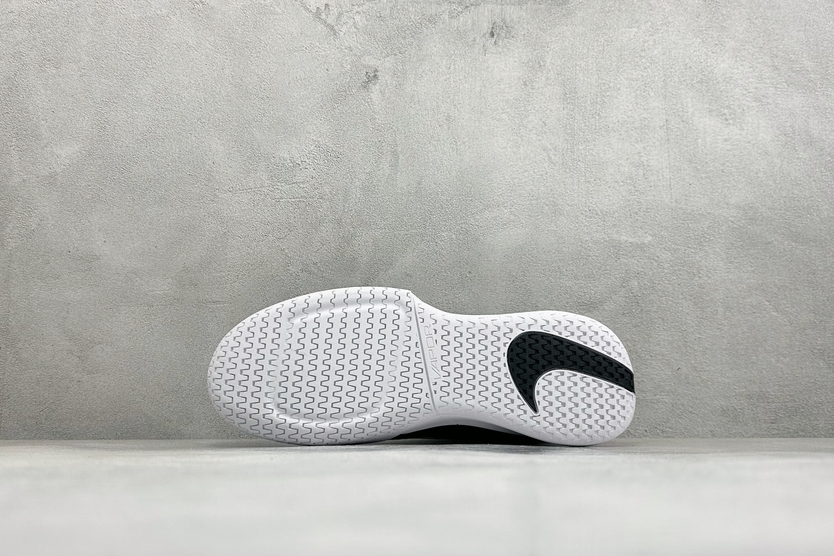 Nike ZOOM VAPOR PRO 3 HC 舒适百搭减震低帮网球鞋 货号：FZ2161-002 尺码：36-45 