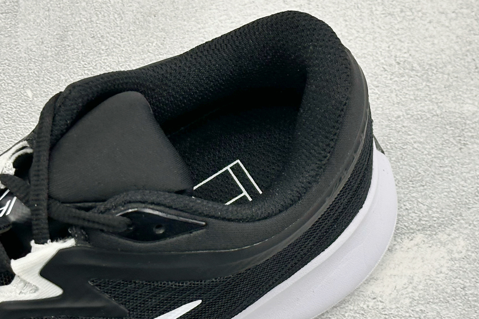 Nike ZOOM VAPOR PRO 3 HC 舒适百搭减震低帮网球鞋 货号：FZ2161-002 尺码：36-45 