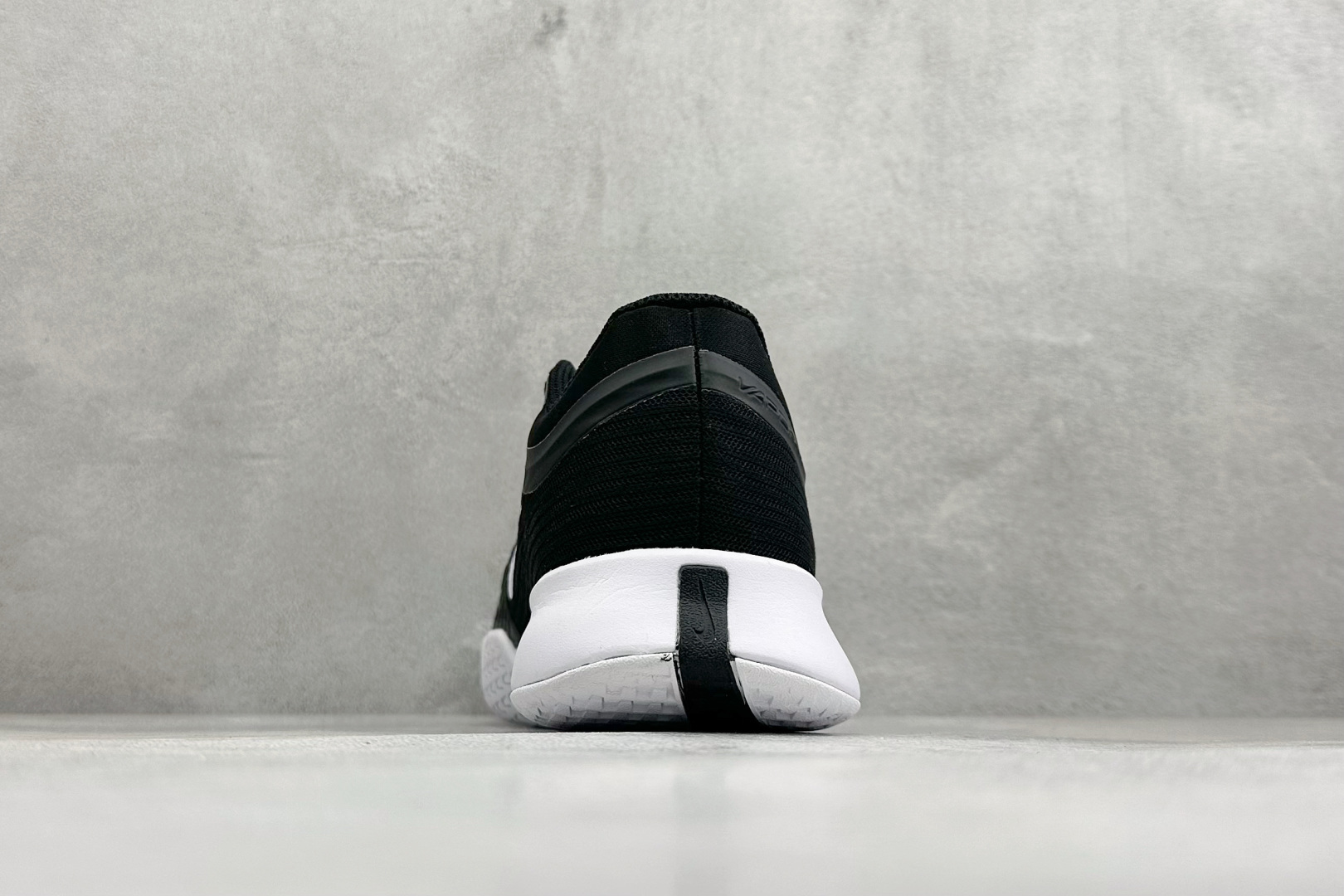 Nike ZOOM VAPOR PRO 3 HC 舒适百搭减震低帮网球鞋 货号：FZ2161-002 尺码：36-45 