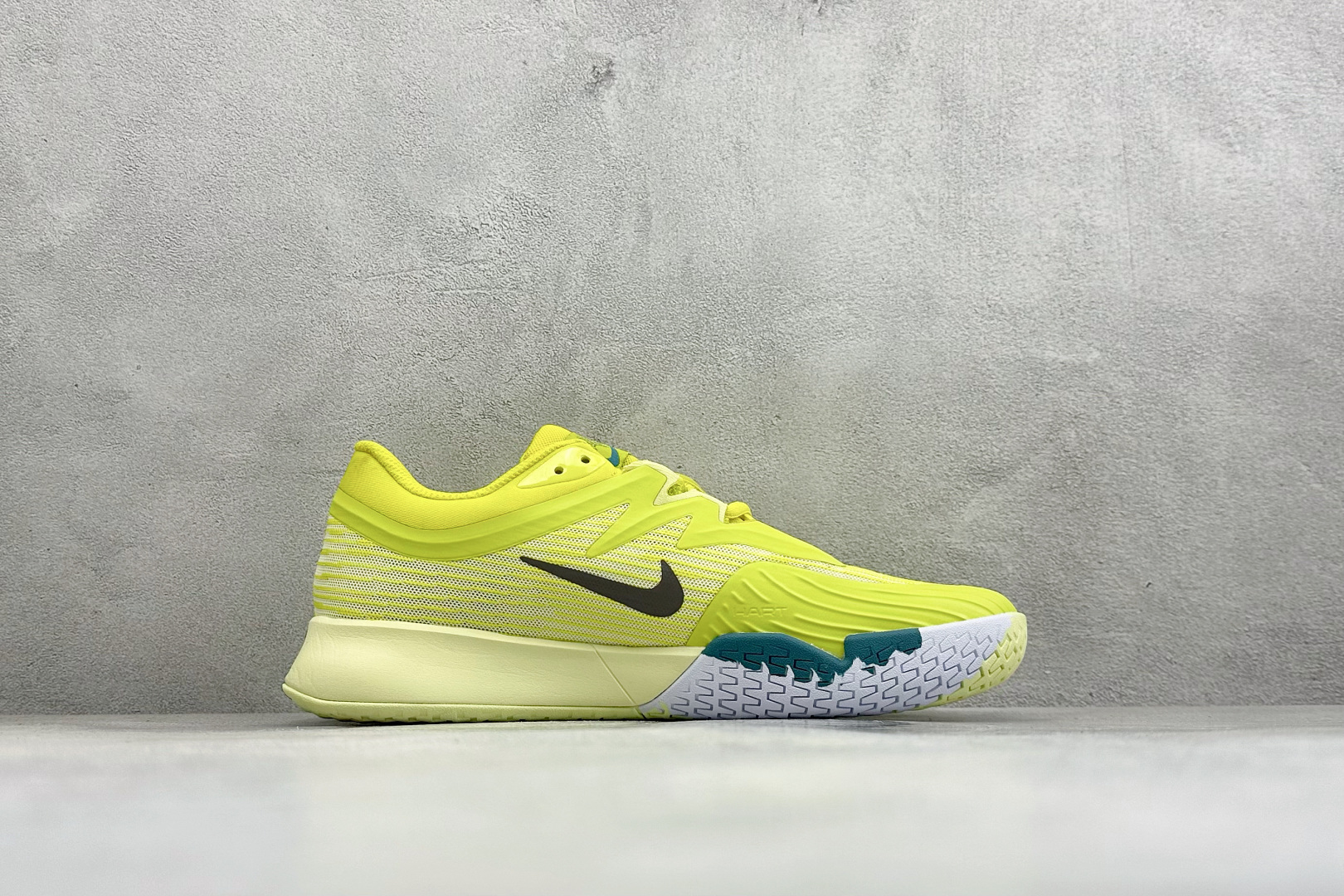 Nike ZOOM VAPOR PRO 3 HC 舒适百搭减震低帮网球鞋 货号：HF7829-300 尺码：36-45 