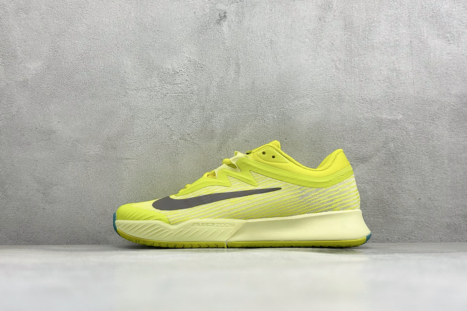 NO:953714,Local store-owned Nike ZOOM VAPOR PRO 3 HC comfortable and versatile shock-absorbing low-top tennis shoes, item number HF7829-300, size 36-45, code 30,19860909本地 放店私 Nike ZOOM VAPOR PRO 3 HC 舒适百搭减震低帮网球鞋 货号HF7829-300 尺码36-45 编码30,,Men's shoes