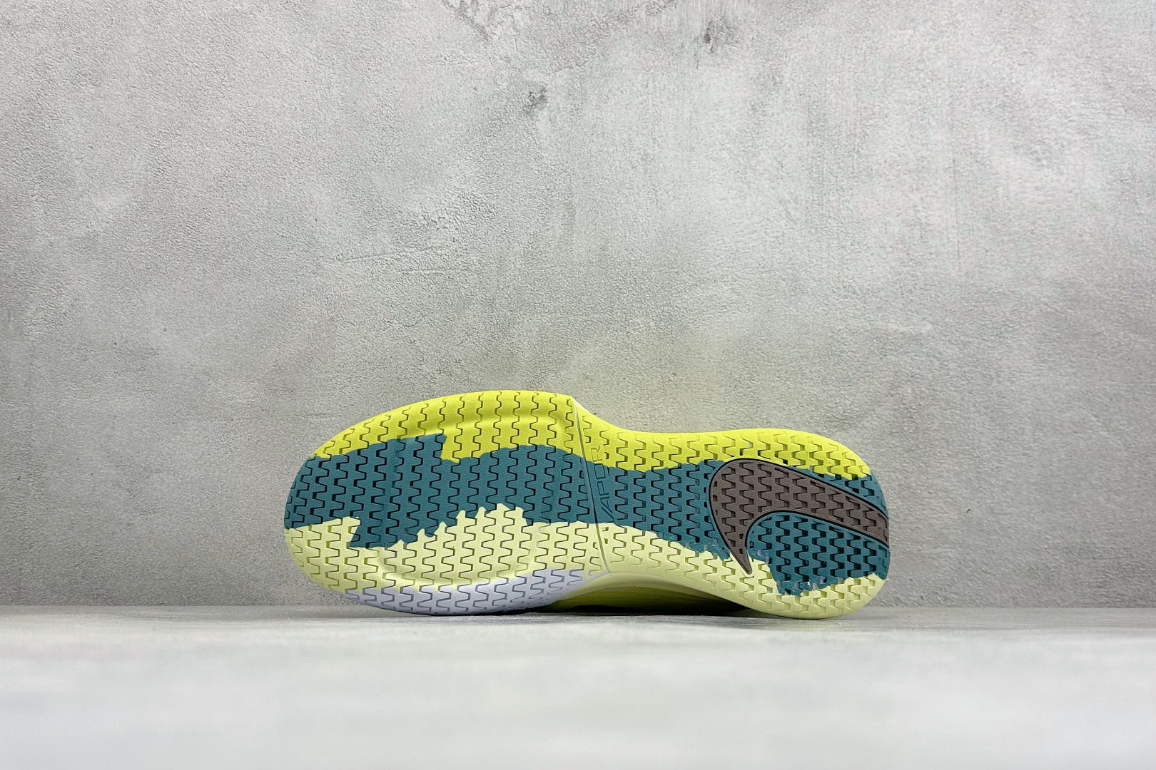 Nike ZOOM VAPOR PRO 3 HC 舒适百搭减震低帮网球鞋 货号：HF7829-300 尺码：36-45 