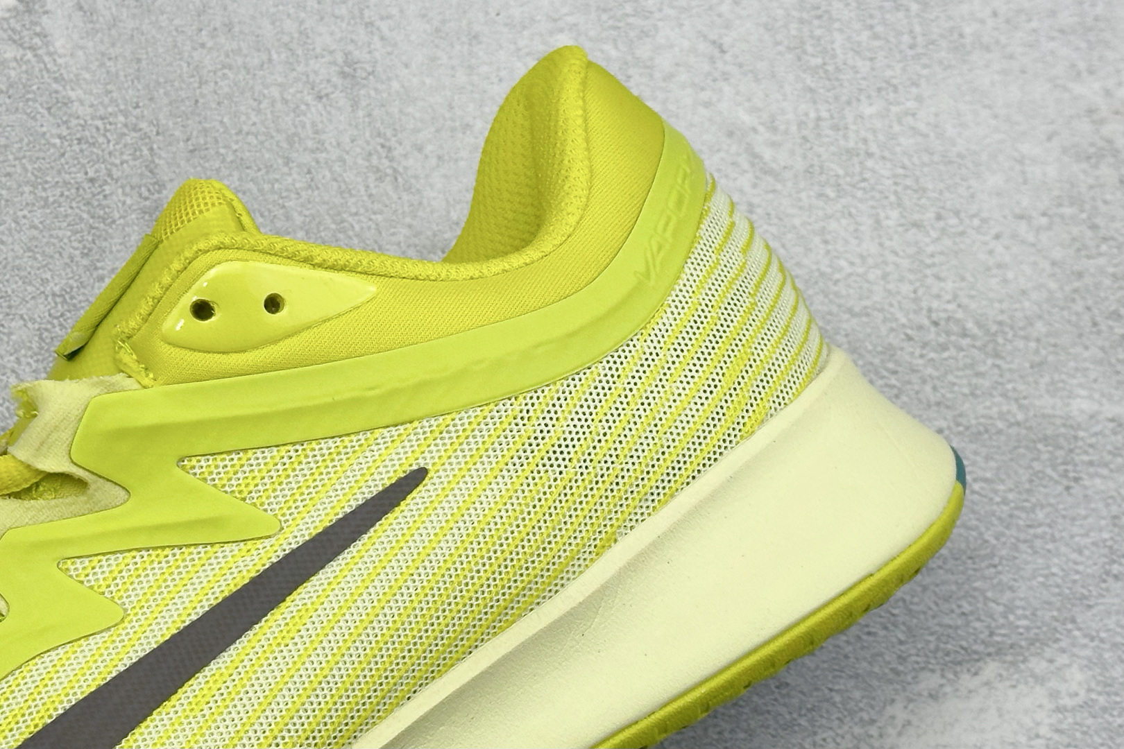 Nike ZOOM VAPOR PRO 3 HC 舒适百搭减震低帮网球鞋 货号：HF7829-300 尺码：36-45 