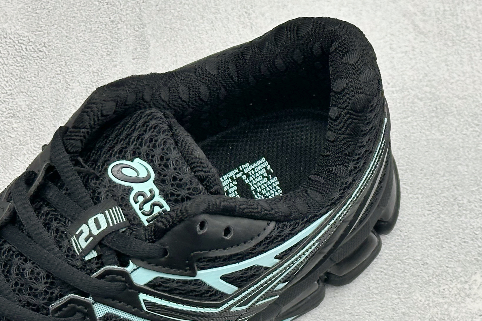 XR版Asics Gel-Kayano 20 亚瑟士 舒适百搭耐磨支撑透气 低帮跑步鞋 货号: 1203A388-028