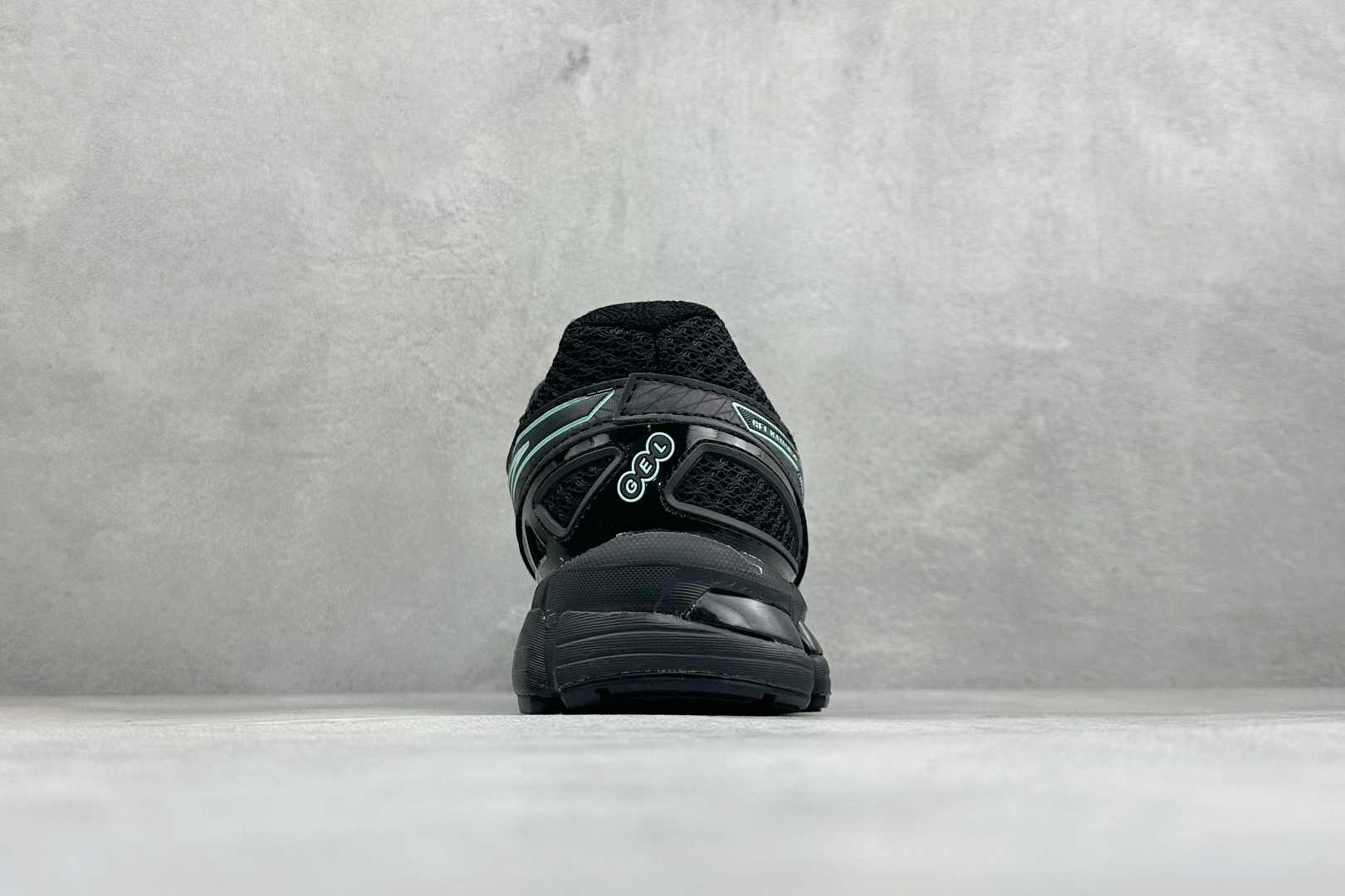 XR版Asics Gel-Kayano 20 亚瑟士 舒适百搭耐磨支撑透气 低帮跑步鞋 货号: 1203A388-028