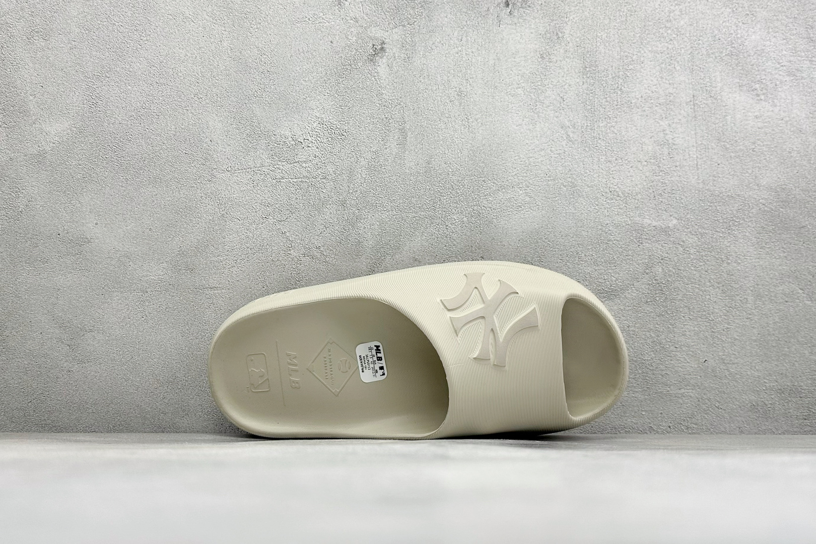 XB版MLB SKIPPER SLIDE 百搭舒适 防滑防磨一字拖鞋 货号: 3ALPS0153-50IVS 尺码：36