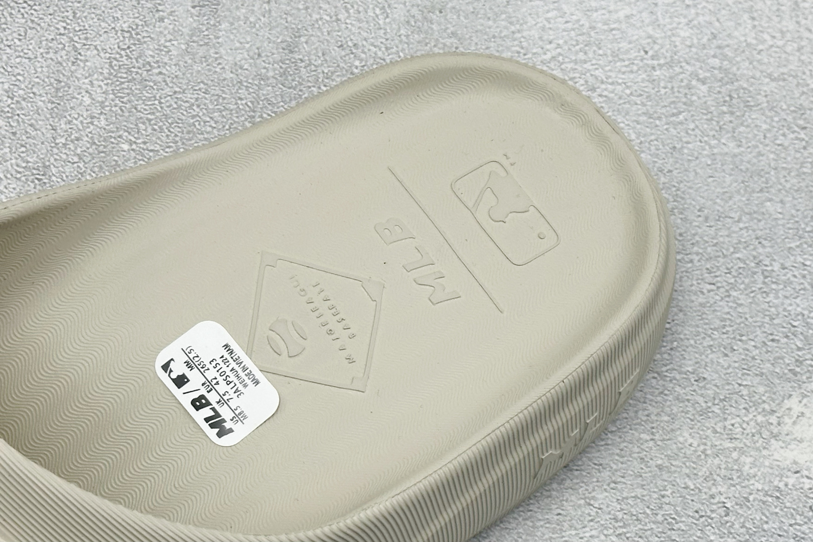 XB版MLB SKIPPER SLIDE 百搭舒适 防滑防磨一字拖鞋 货号: 3ALPS0153-50IVS 尺码：36