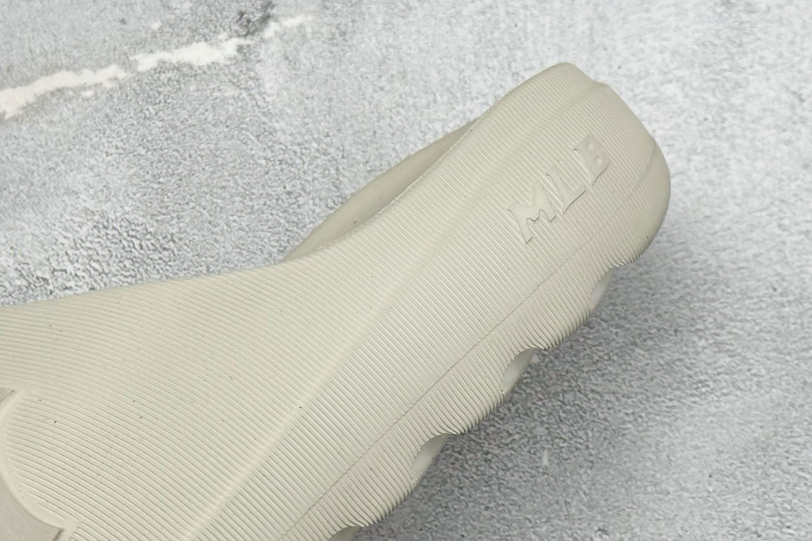 XB版MLB SKIPPER SLIDE 百搭舒适 防滑防磨一字拖鞋 货号: 3ALPS0153-50IVS 尺码：36