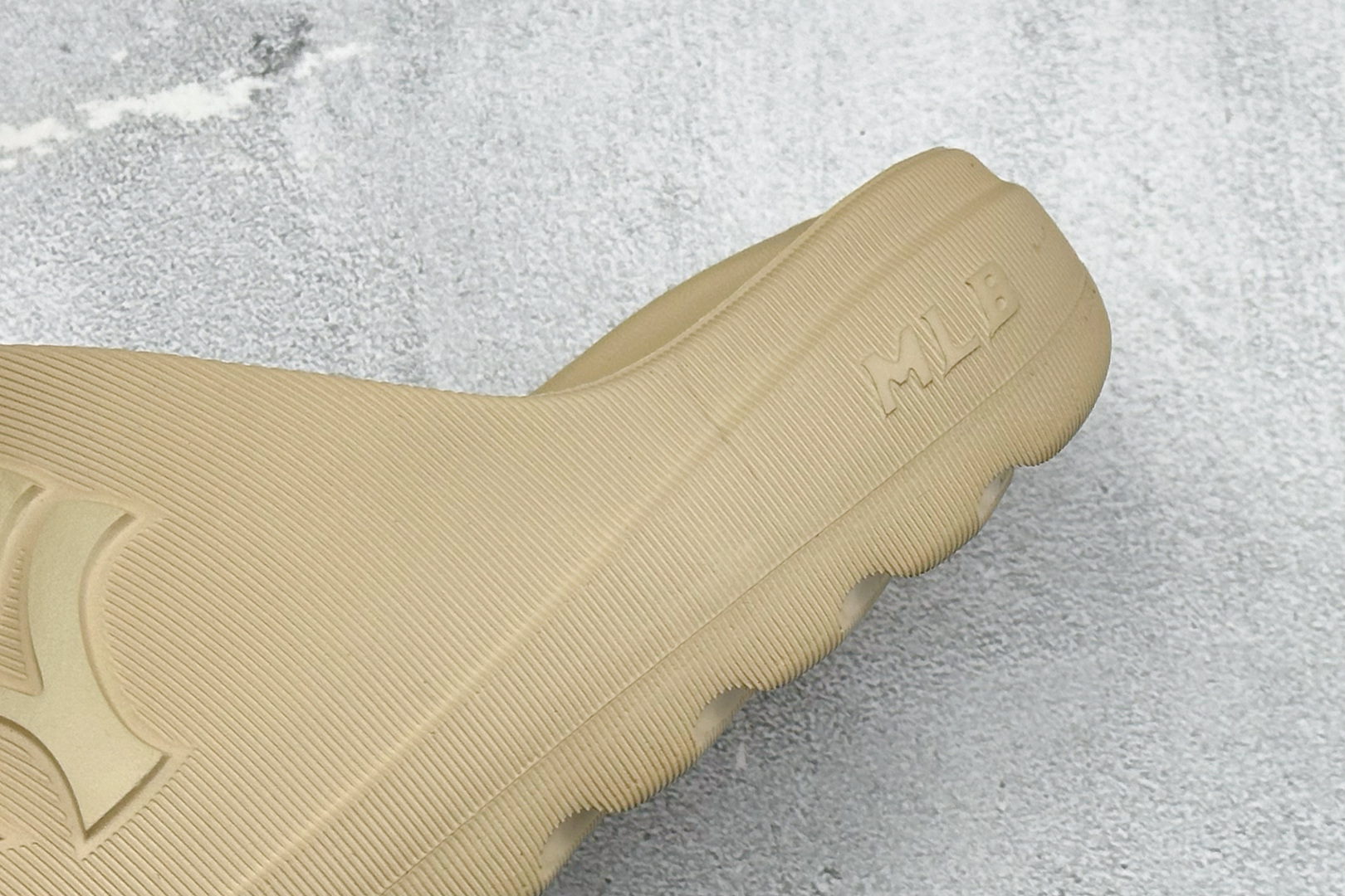 XB版MLB SKIPPER SLIDE 百搭舒适 防滑防磨一字拖鞋 货号: 3ALPS0153-50SAS 尺码：36