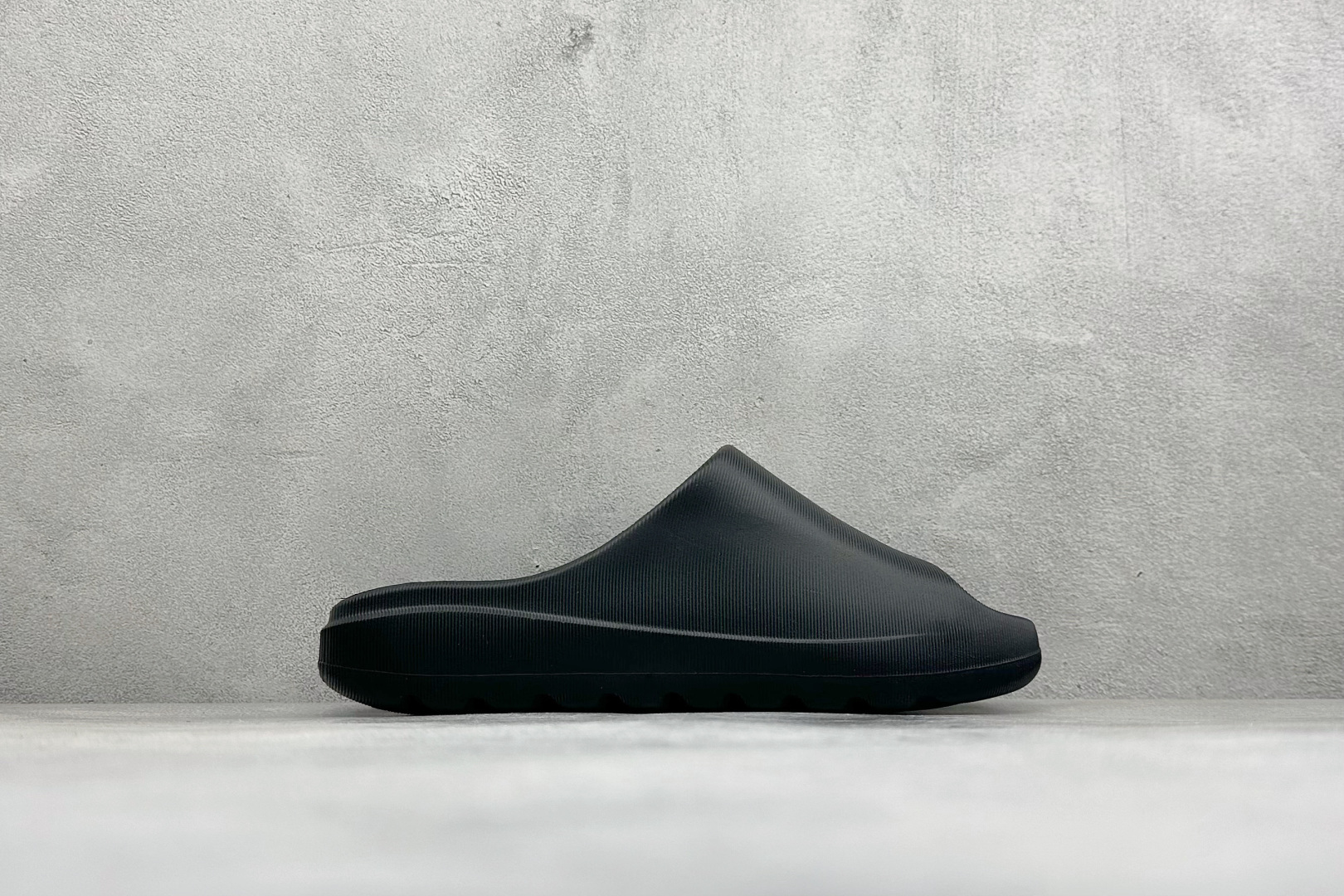 XB版MLB SKIPPER SLIDE 百搭舒适 防滑防磨一字拖鞋 货号: 3ALPS0153-50BKS 尺码：36
