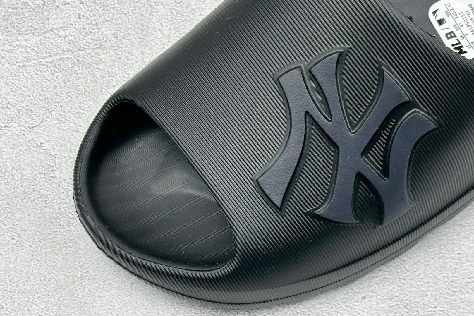 XB版MLB SKIPPER SLIDE 百搭舒适 防滑防磨一字拖鞋 货号: 3ALPS0153-50BKS 尺码：36