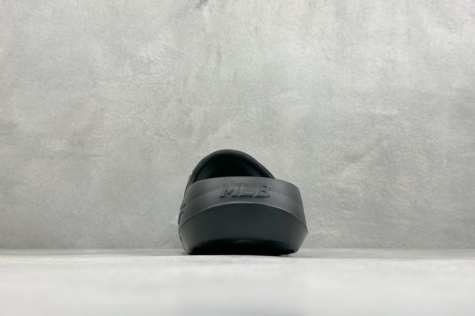 XB版MLB CHUNKY BOUNCER SLIDE 百搭舒适休闲防滑防磨一字拖鞋 货号：3ALPFBS33-50BK