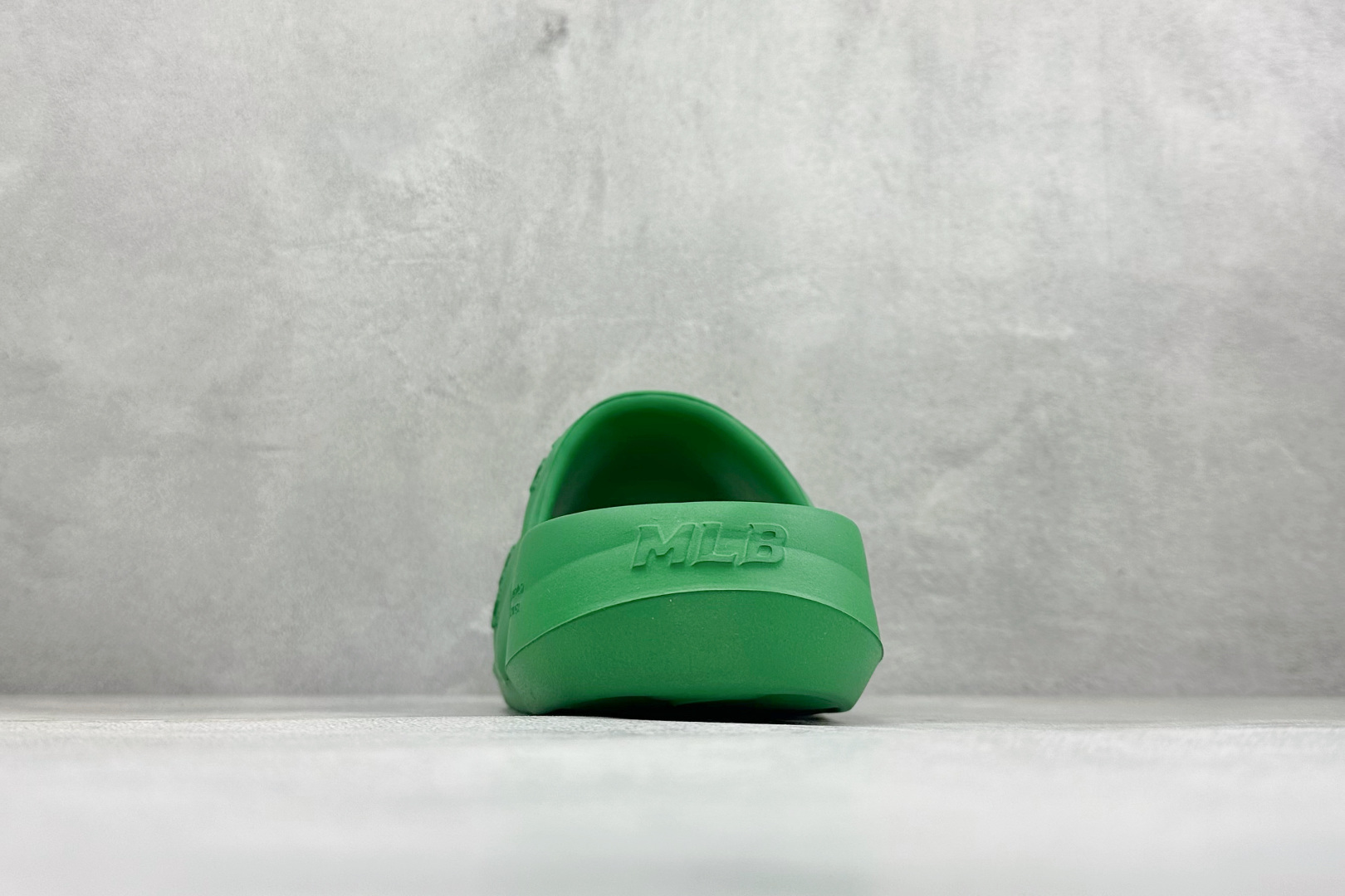 XB版MLB CHUNKY BOUNCER SLIDE 百搭舒适休闲防滑防磨一字拖鞋 货号：3ALPFBS33-50GN