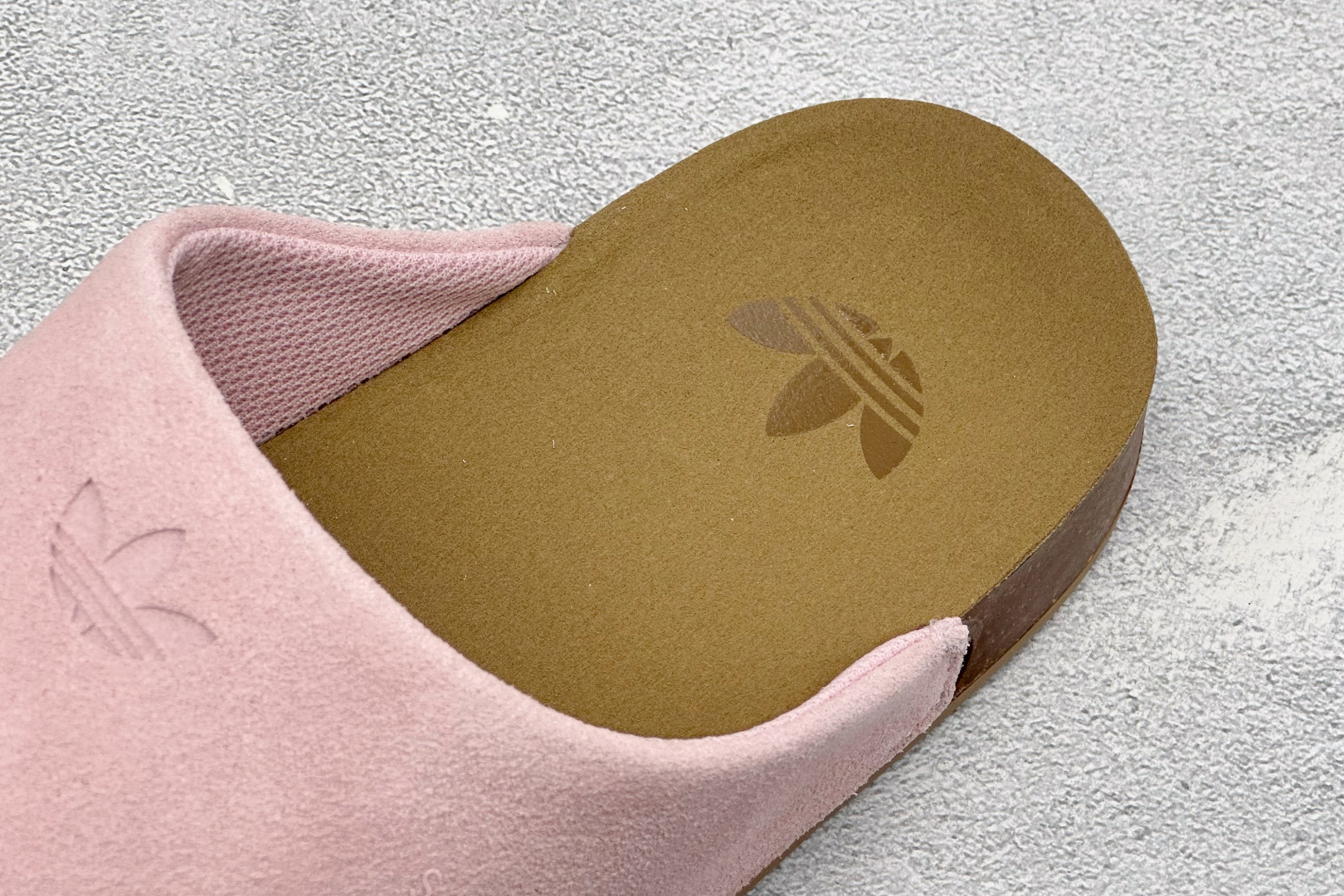 HZ版Adidas originals Adimule 舒适百搭 防磨包头一脚蹬拖鞋 货号：LC0423 尺码：36-4