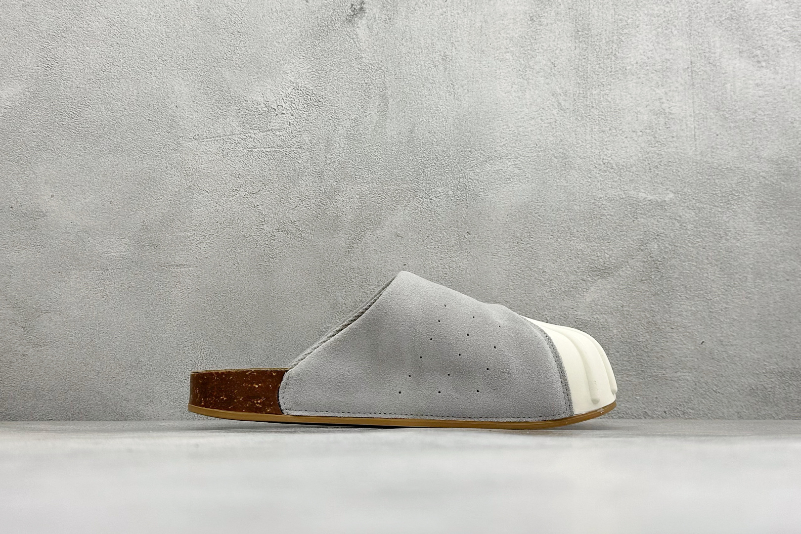 HZ版Adidas originals Adimule 舒适百搭 防磨包头一脚蹬拖鞋 货号：LC0422 尺码：36-4