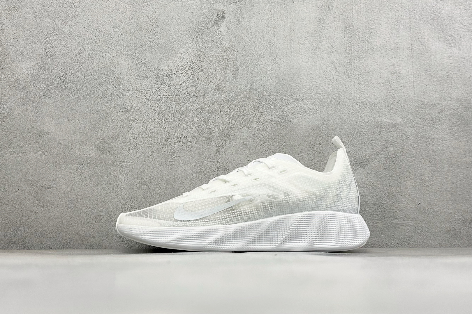 Y版Nike Ava X 耐克 舒适百搭耐磨低帮 休闲跑步鞋 采用轻盈的机能型织物鞋面 专为四季穿着而设计 流线型TPU