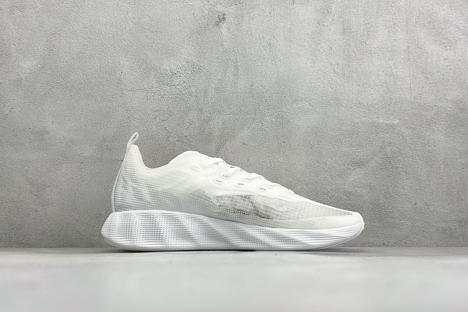 Y版Nike Ava X 耐克 舒适百搭耐磨低帮 休闲跑步鞋 采用轻盈的机能型织物鞋面 专为四季穿着而设计 流线型TPU