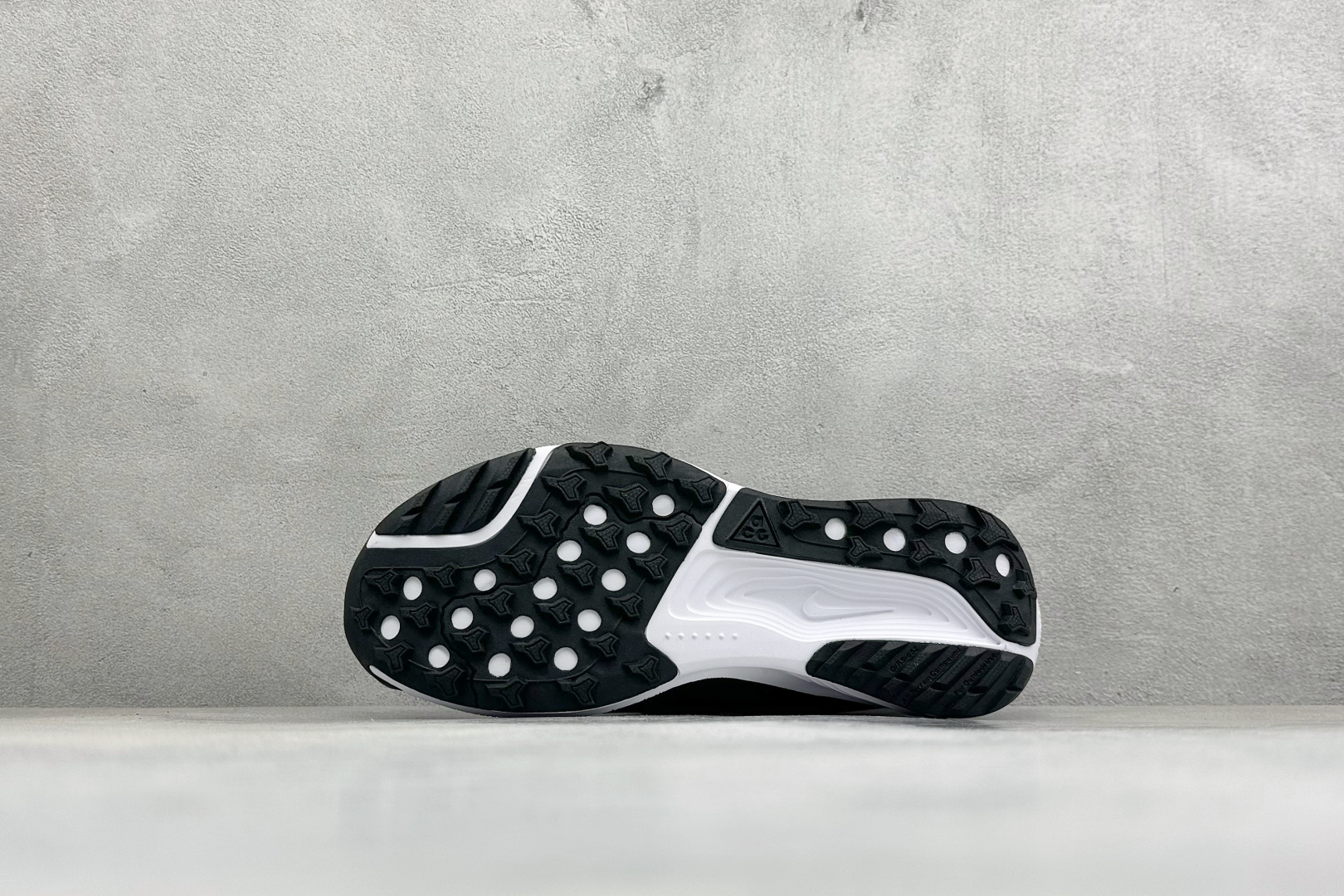 NIKE ACG PEGASUS TRAIL 网面耐磨防震跑步鞋 登月兼顾迅疾外观和稳固脚感 后跟覆面和中足动态支撑巧妙 NIKE ACG PEGASUS TRAIL 网面耐磨防震跑步鞋 登月兼顾迅疾外观和稳固脚感 后跟覆面和中足动态支撑巧妙