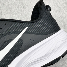 NIKE ACG PEGASUS TRAIL 网面耐磨防震跑步鞋 登月兼顾迅疾外观和稳固脚感 后跟覆面和中足动态支撑巧妙 NIKE ACG PEGASUS TRAIL 网面耐磨防震跑步鞋 登月兼顾迅疾外观和稳固脚感 后跟覆面和中足动态支撑巧妙