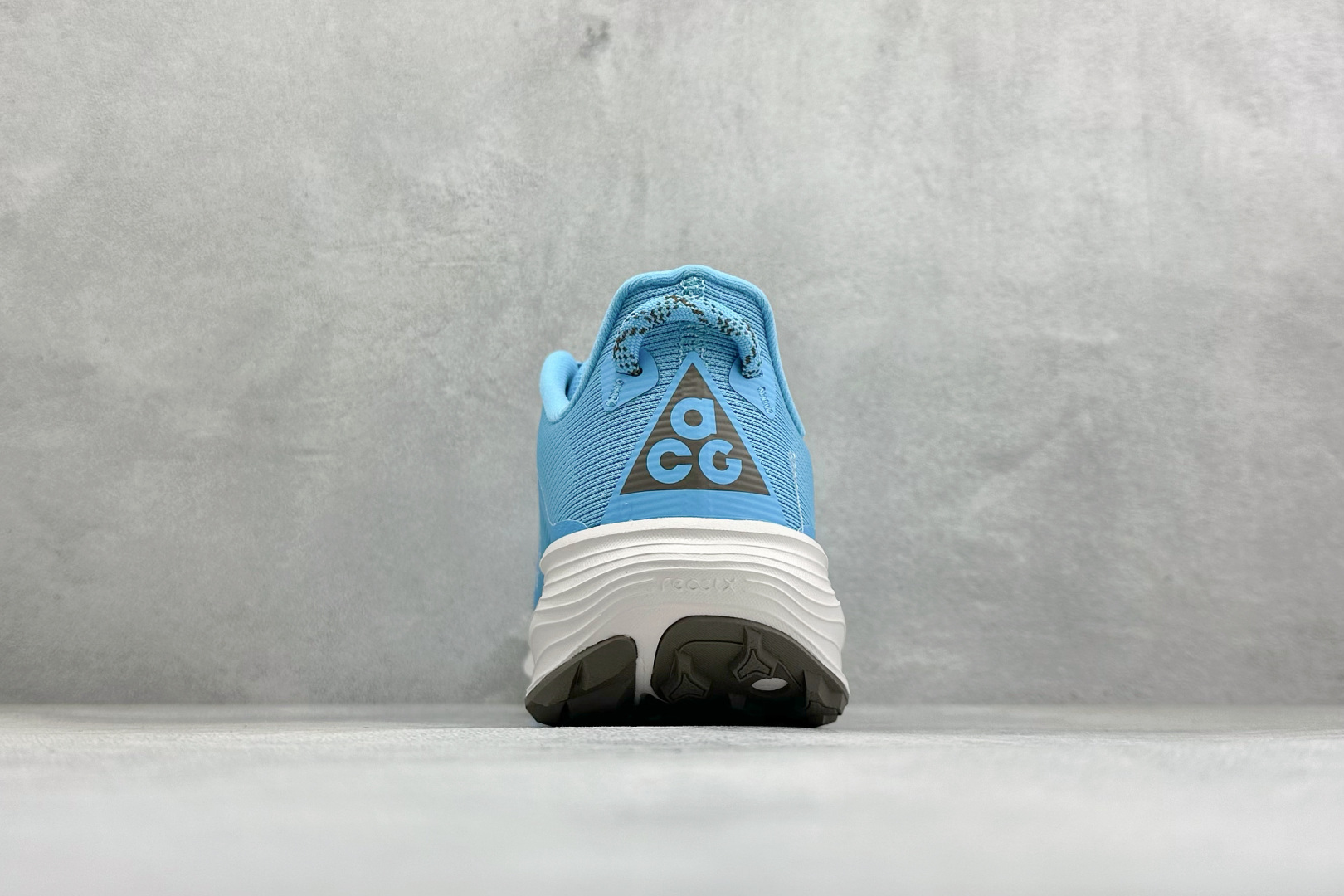 NIKE ACG PEGASUS TRAIL 网面耐磨防震跑步鞋 登月兼顾迅疾外观和稳固脚感 后跟覆面和中足动态支撑巧妙 NIKE ACG PEGASUS TRAIL 网面耐磨防震跑步鞋 登月兼顾迅疾外观和稳固脚感 后跟覆面和中足动态支撑巧妙