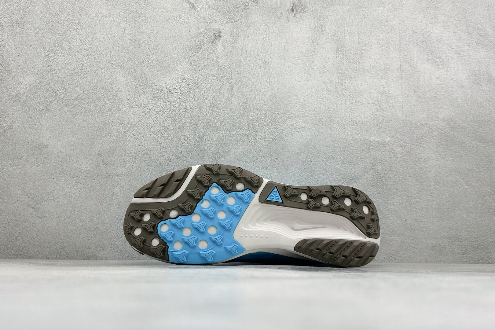 NIKE ACG PEGASUS TRAIL 网面耐磨防震跑步鞋 登月兼顾迅疾外观和稳固脚感 后跟覆面和中足动态支撑巧妙 NIKE ACG PEGASUS TRAIL 网面耐磨防震跑步鞋 登月兼顾迅疾外观和稳固脚感 后跟覆面和中足动态支撑巧妙