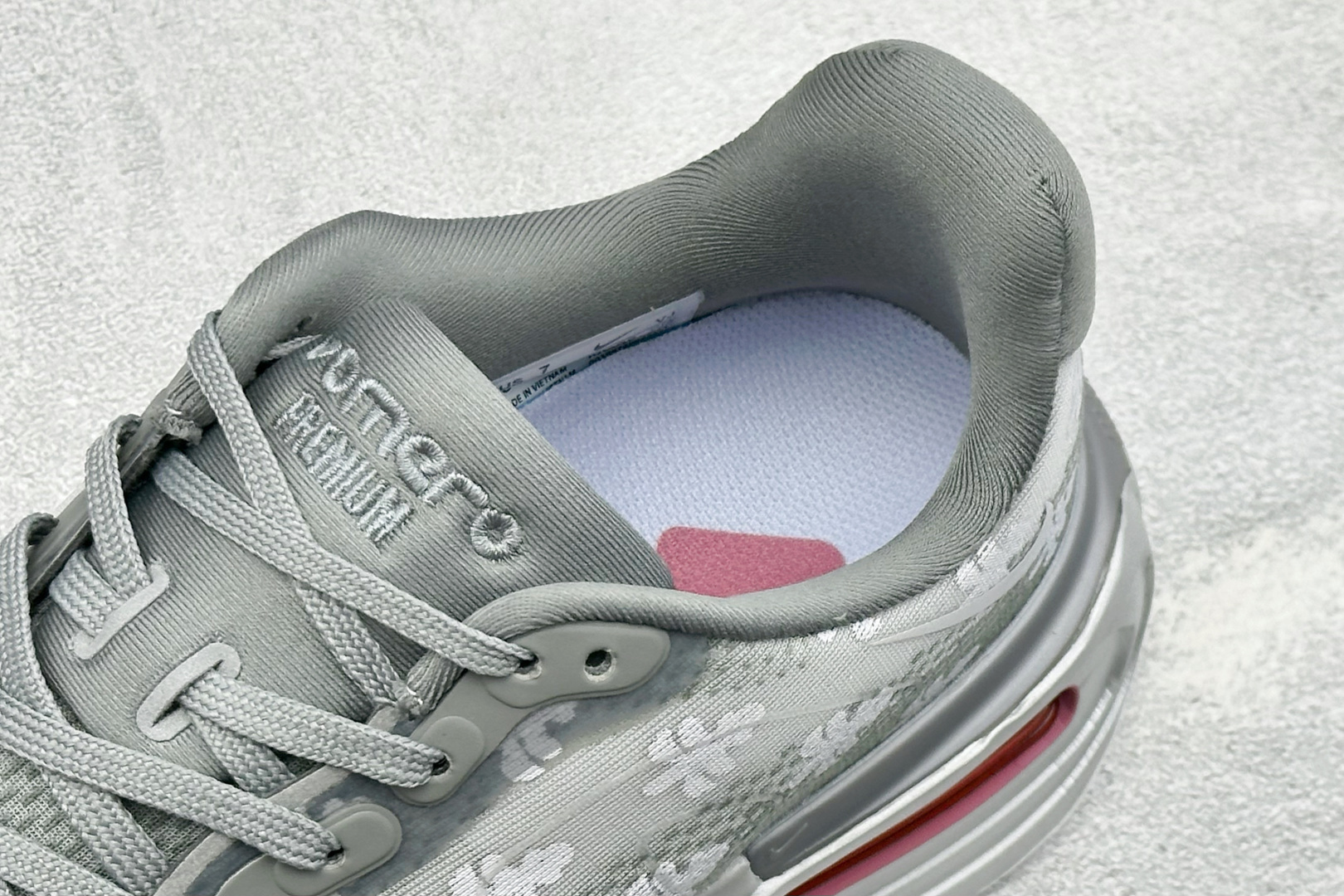 XL版Nike Air Zoom Pegasus Premium 全掌气垫缓震网面运动跑鞋 Nike 运用 Air技术专 XL版Nike Air Zoom Pegasus Premium 全掌气垫缓震网面运动跑鞋 Nike 运用 Air技术专