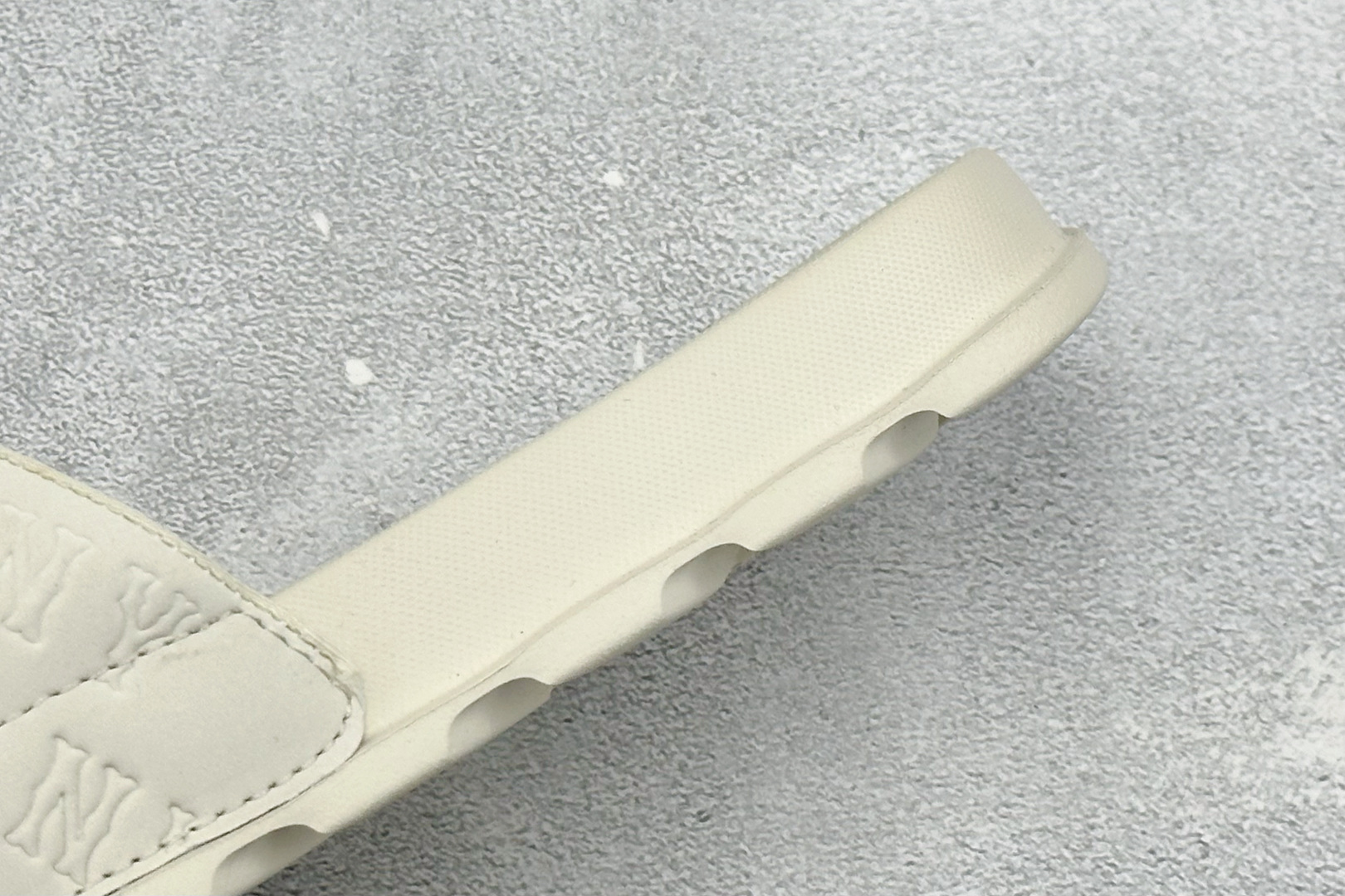 XB版MLB MOUNDER MONOGRAM SLIDE 百搭舒适休闲防滑防磨一字拖鞋 货号：3ALPSM153-50
