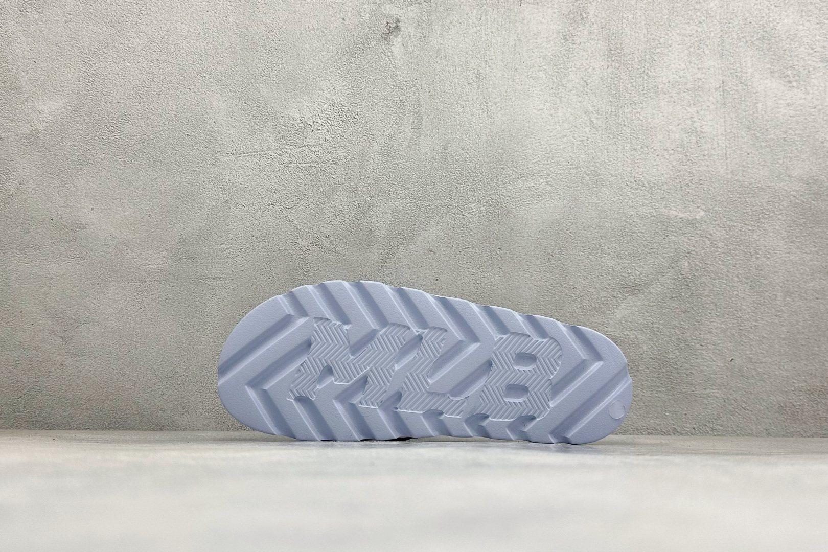 XB版MLB MOUNDER MONOGRAM SLIDE 百搭舒适休闲防滑防磨一字拖鞋 货号：3ALPSB053-07
