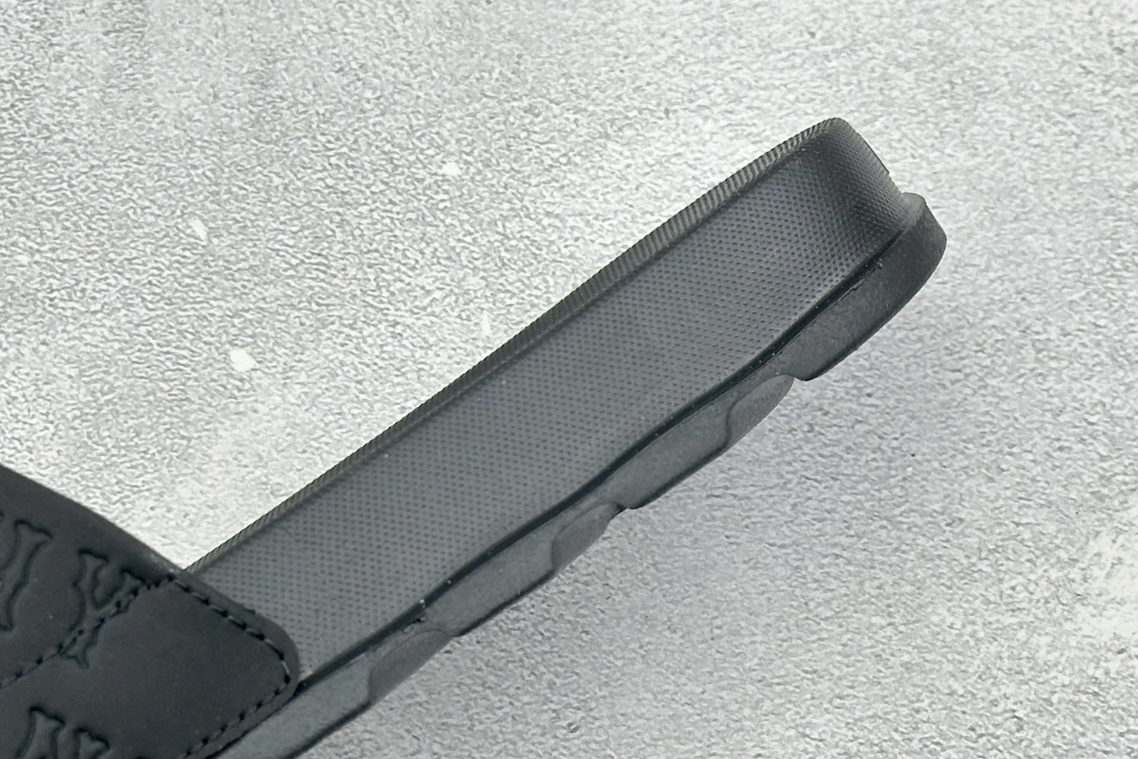 XB版MLB MOUNDER MONOGRAM SLIDE 百搭舒适休闲防滑防磨一字拖鞋 货号：3ALPSM153-50