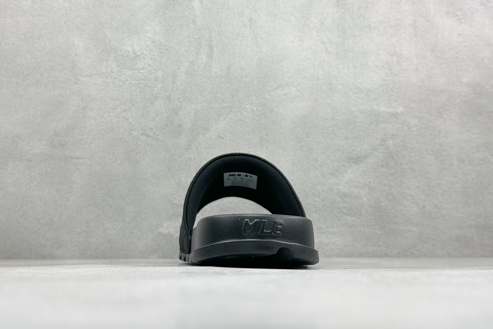 XB版MLB MOUNDER MONOGRAM SLIDE 百搭舒适休闲防滑防磨一字拖鞋 货号：3ALPSM153-50
