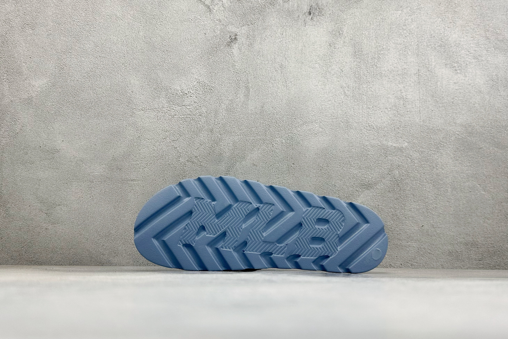 XB版MLB MOUNDER MONOGRAM SLIDE 百搭舒适休闲防滑防磨一字拖鞋 货号：3ALPSDM53-50