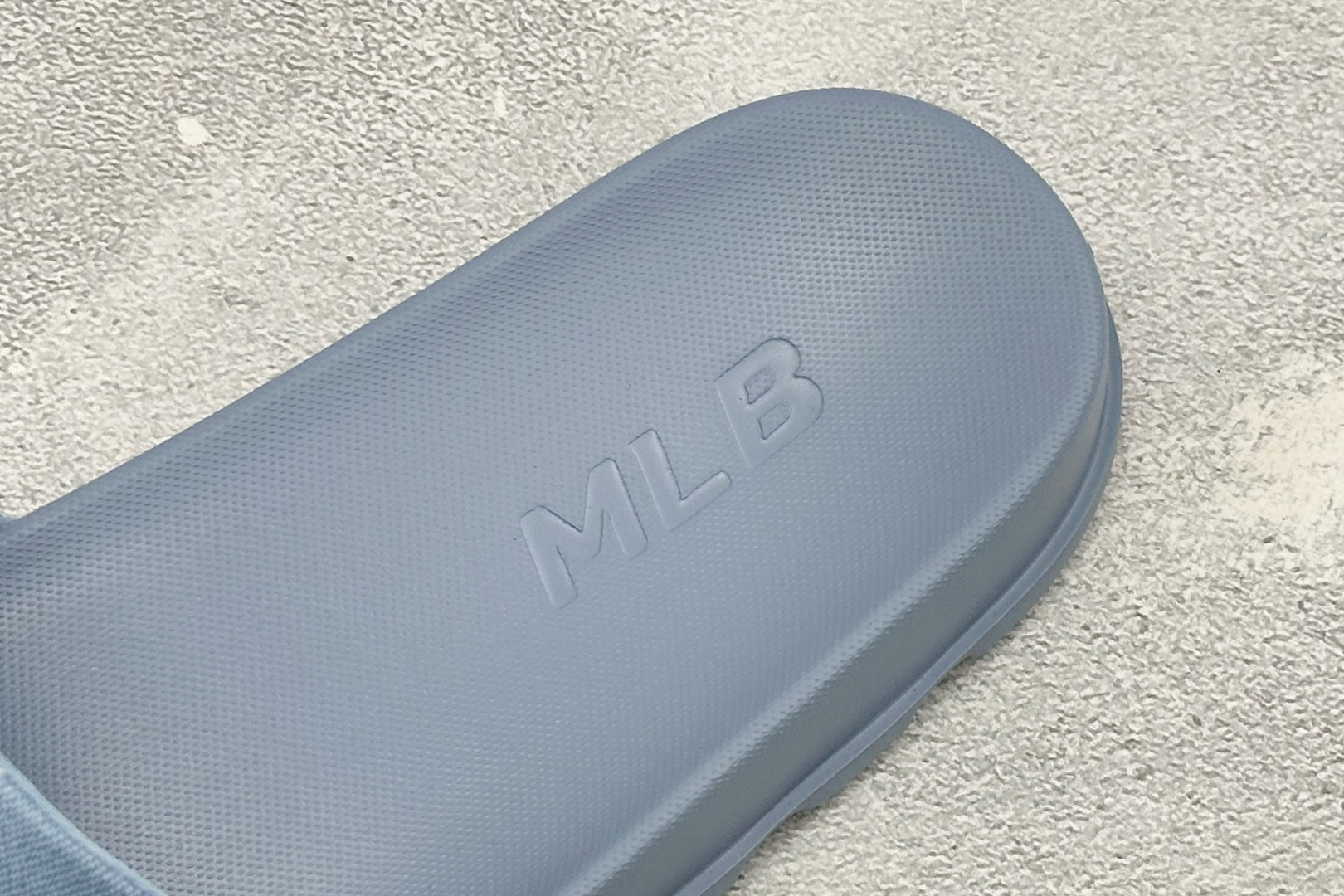 XB版MLB MOUNDER MONOGRAM SLIDE 百搭舒适休闲防滑防磨一字拖鞋 货号：3ALPSDM53-50